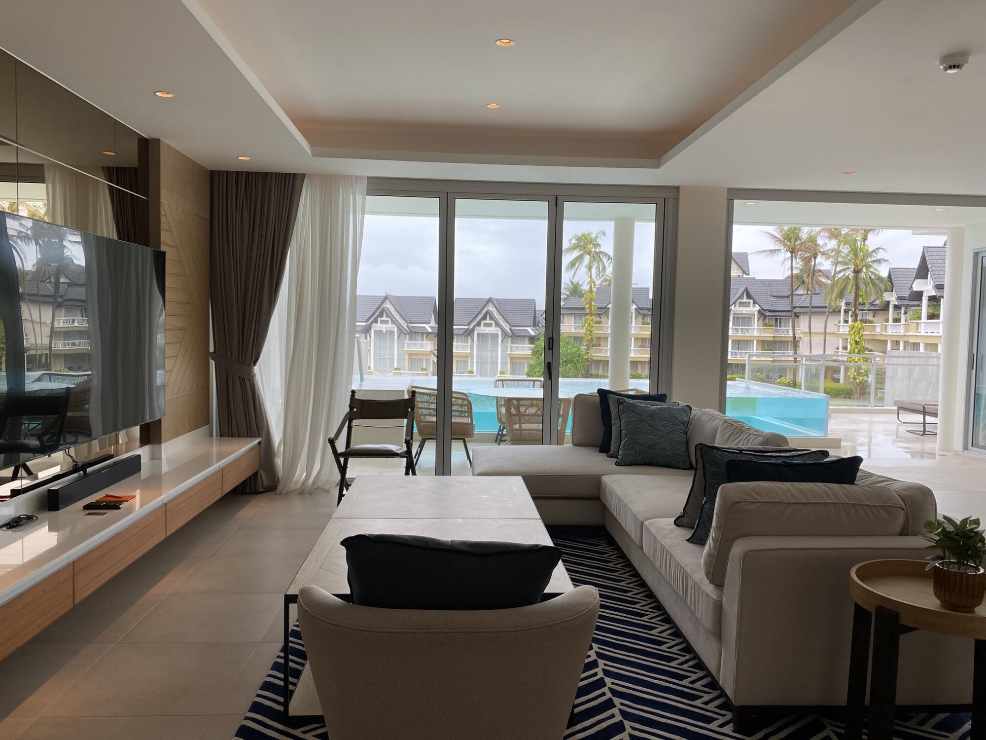 Spacious bright apartment with 2 bedrooms and everything you need for living, Bangtao