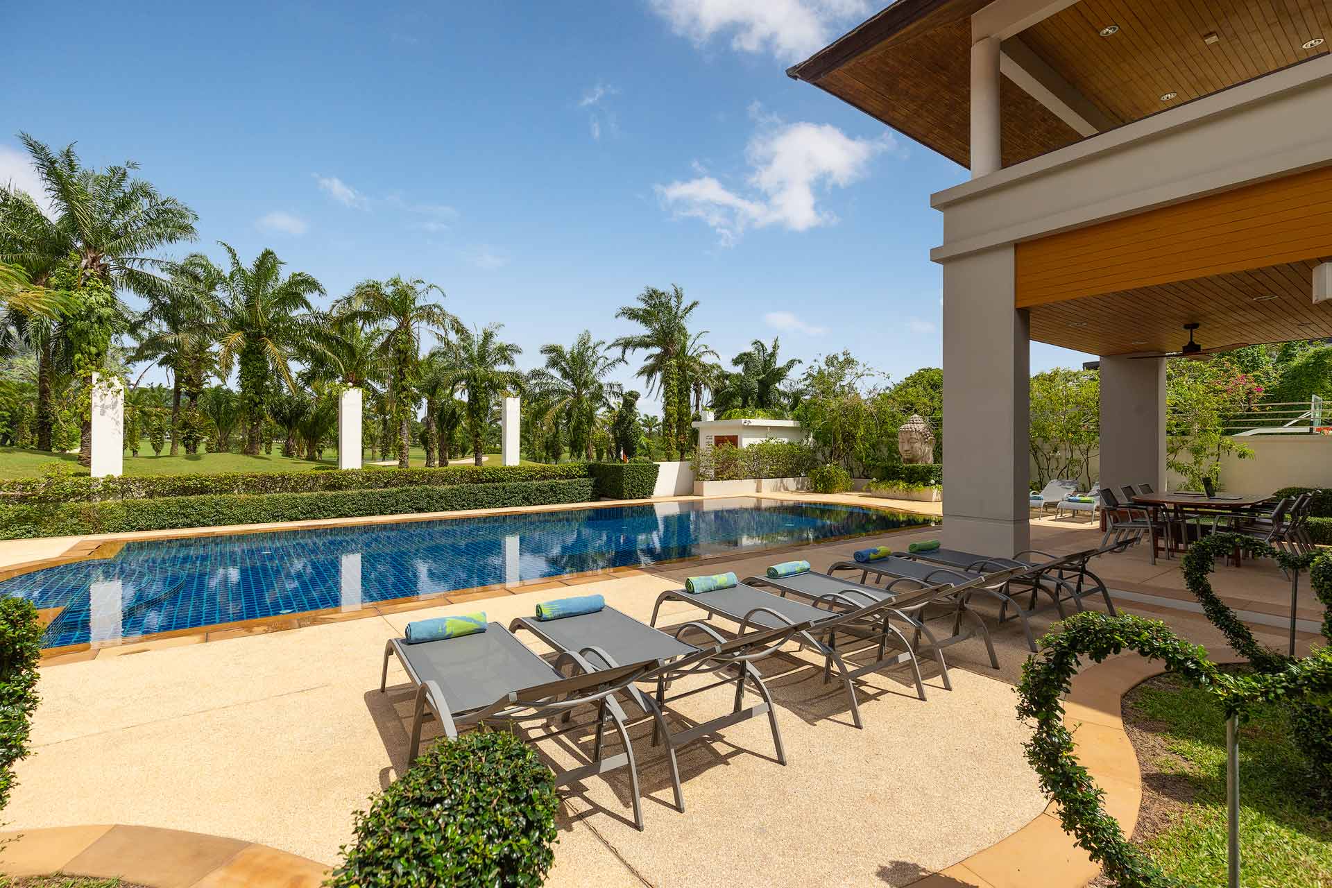 Spacious villa with private pool and landscaped garden, 5 bedrooms, Kathu