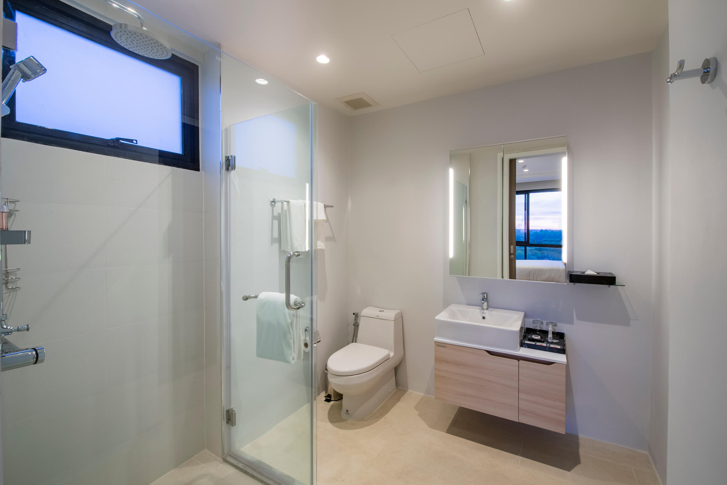 Cozy apartment with panoramic windows, Bangtao