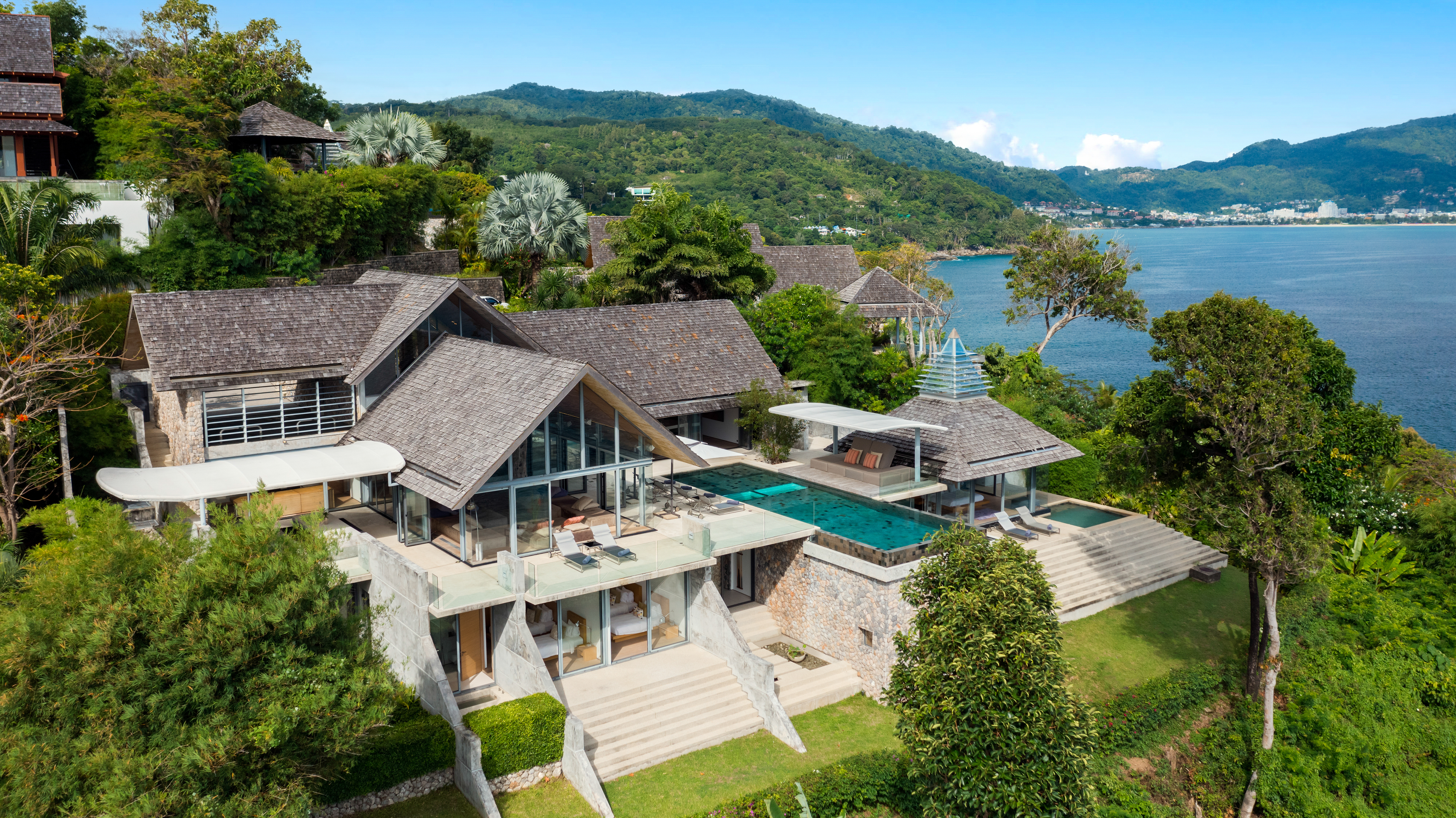 Spacious modern villa with designer renovation on the beachfront, 5 bedrooms, Kathu