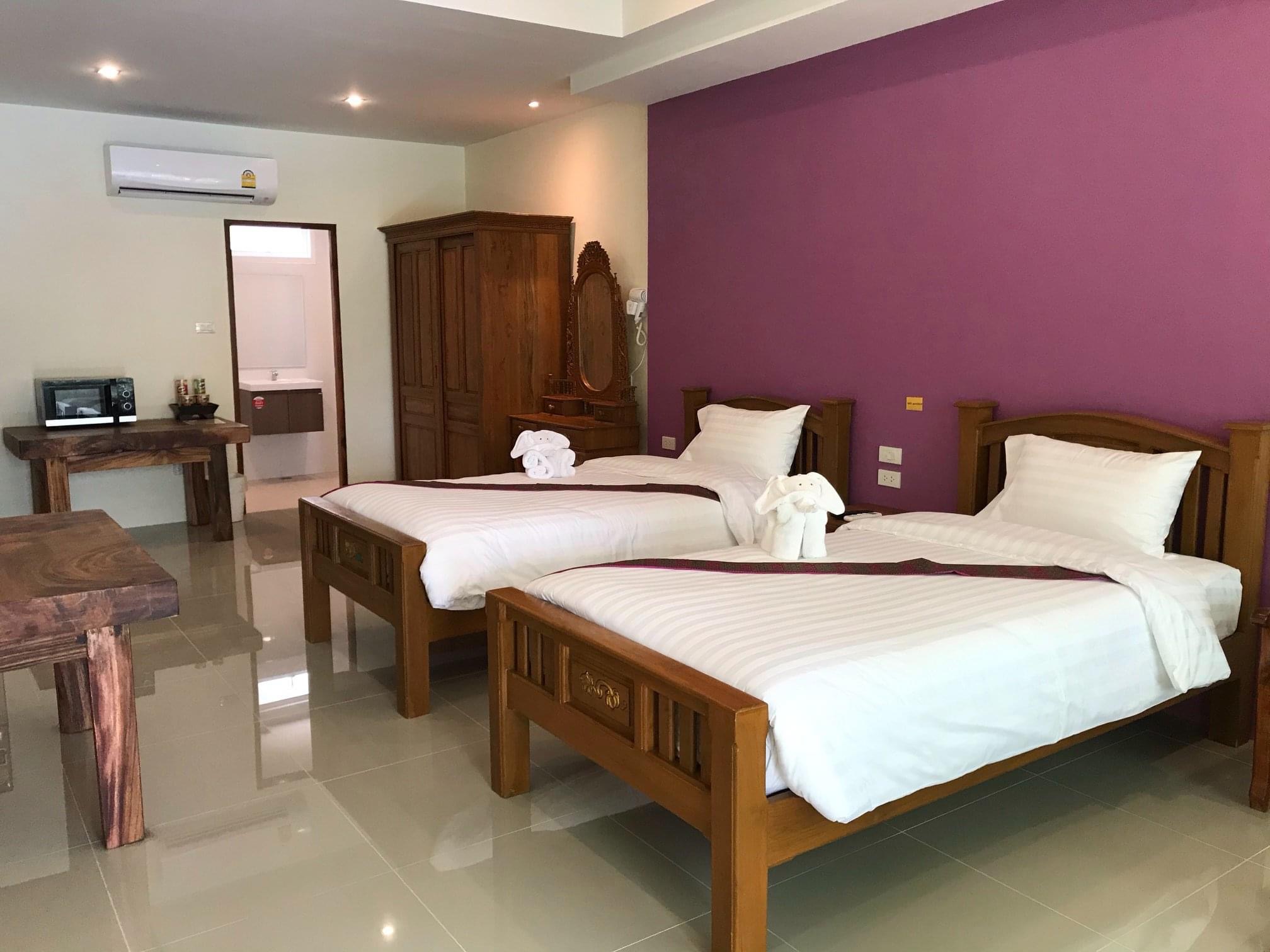 1-room apartment with beautiful garden and communal pool in Chalong