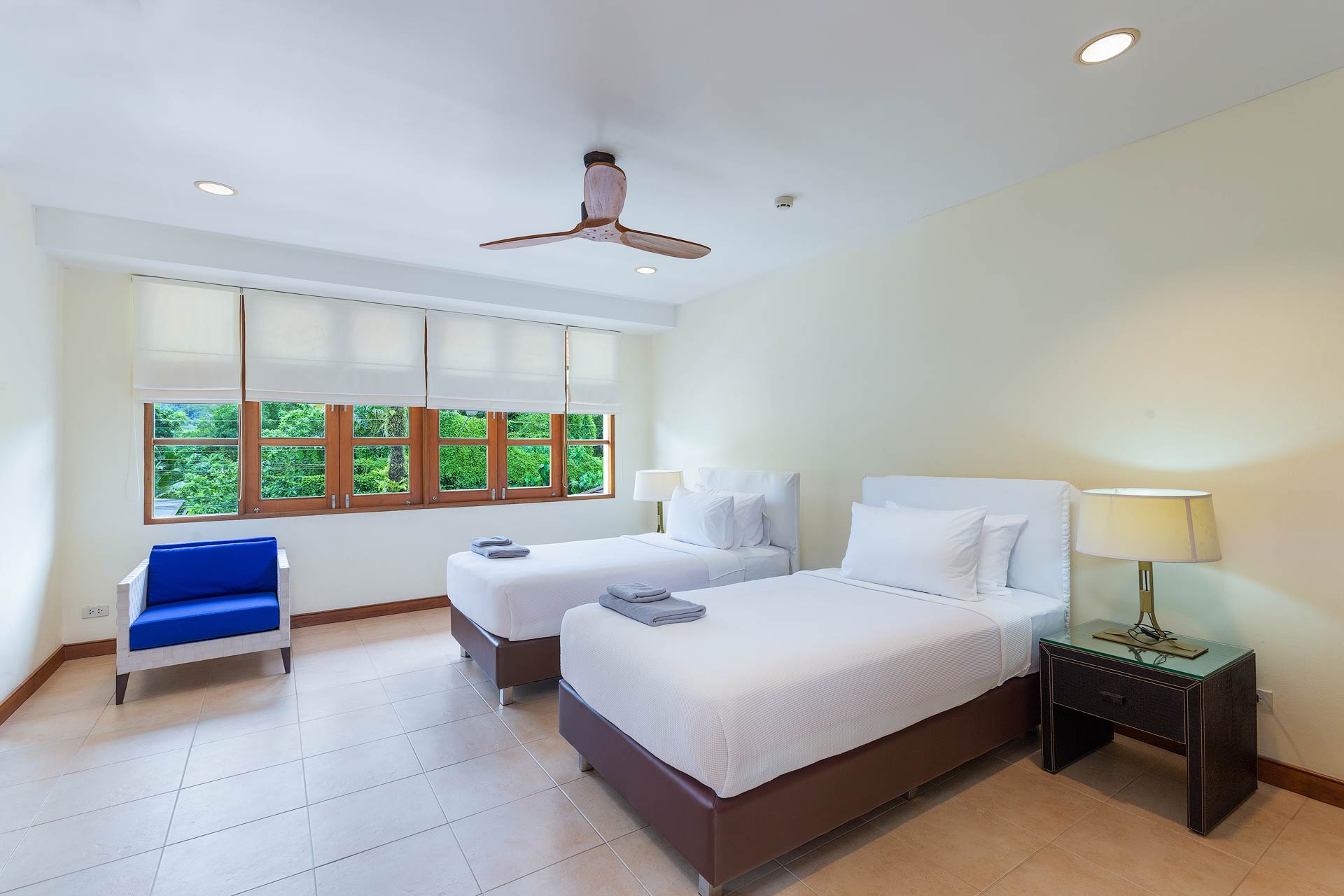 Spacious villa with private pool and landscaped garden, 5 bedrooms, Kathu