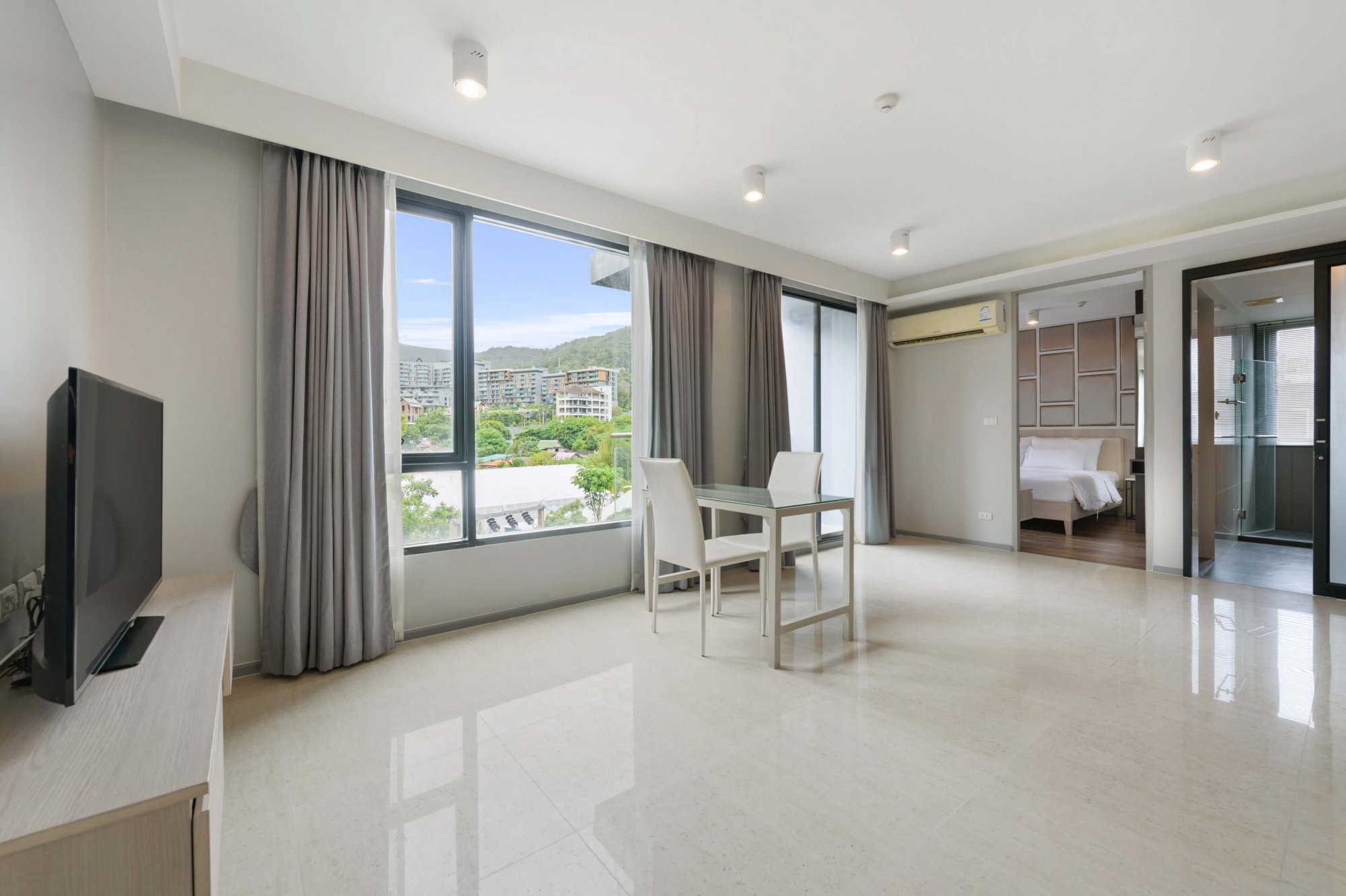 Spacious apartment with large panoramic windows, 1 bedroom, Surin
