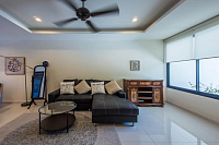 Modern townhouse with swimming pool in Bangtao, 3 bedrooms