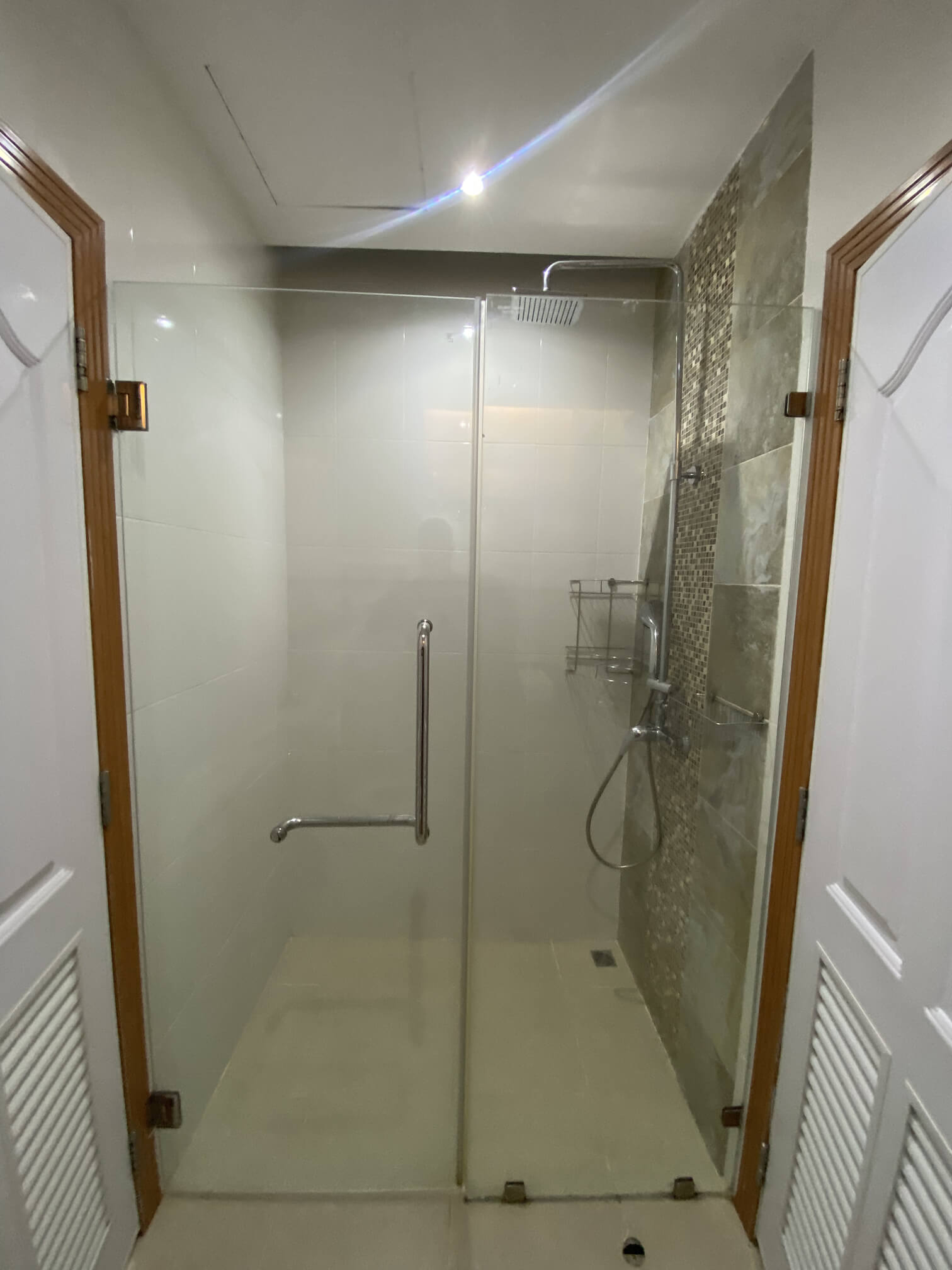 2-room apartment with a view of the city and greenery, Nai Harn
