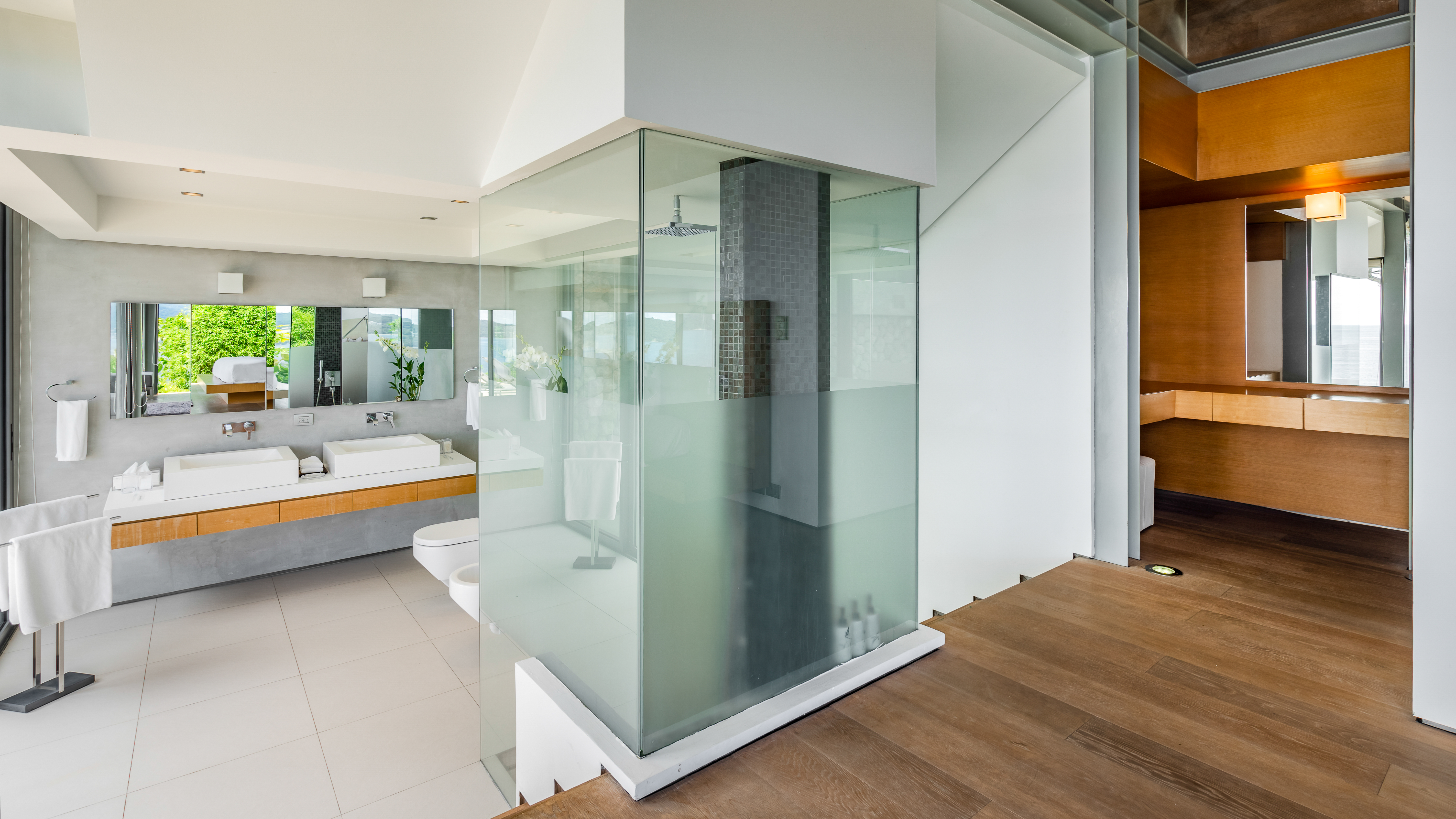 Spacious modern villa with designer renovation on the beachfront, 5 bedrooms, Kathu