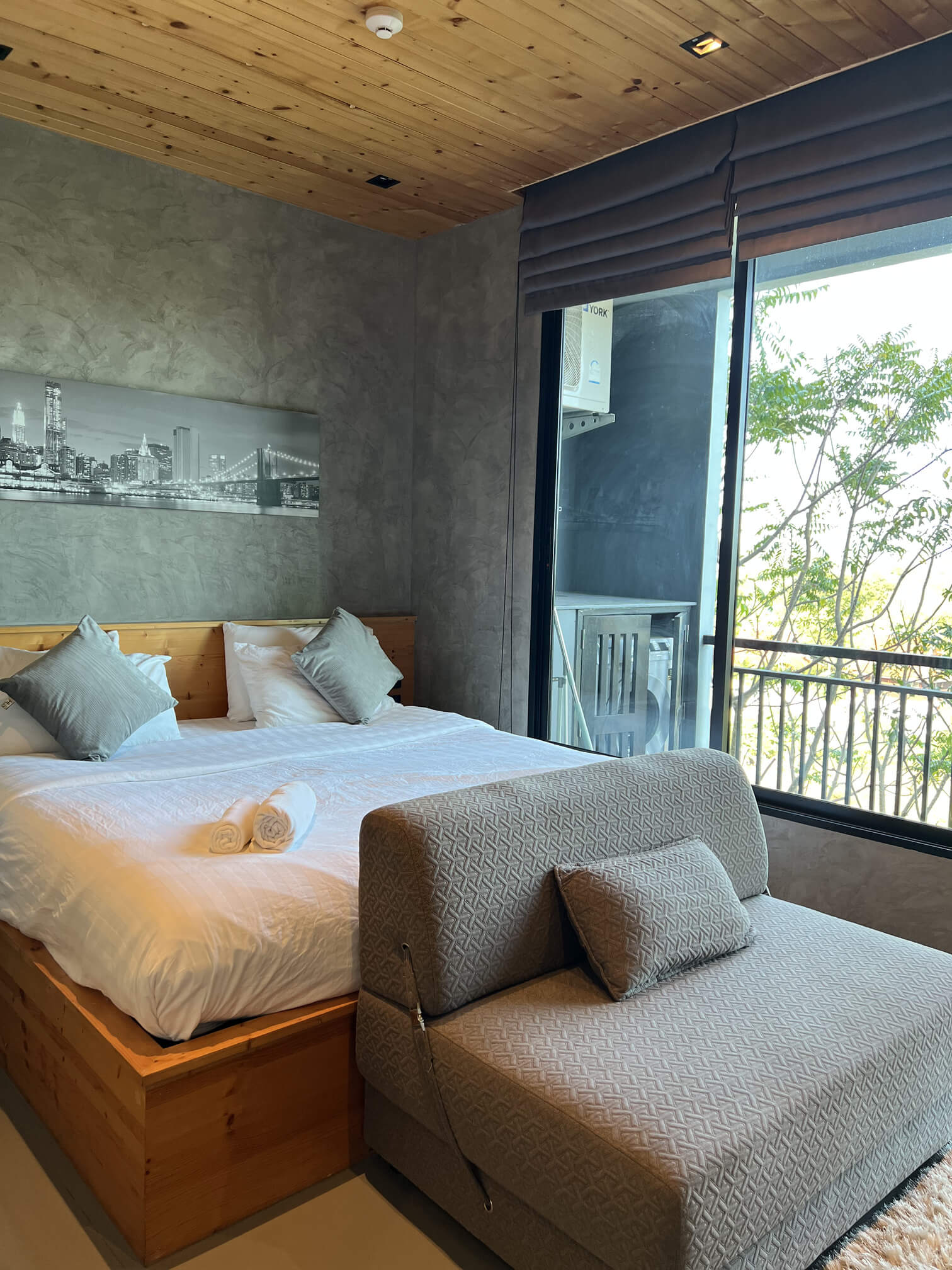Studio apartment in a residential complex within walking distance of Nai Harn Beach