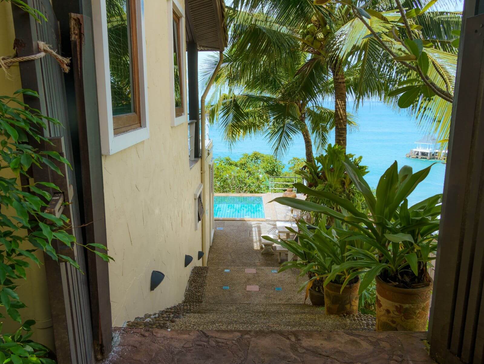 Ideal villa on rocky cliffs in Kamala area, 4 bedrooms