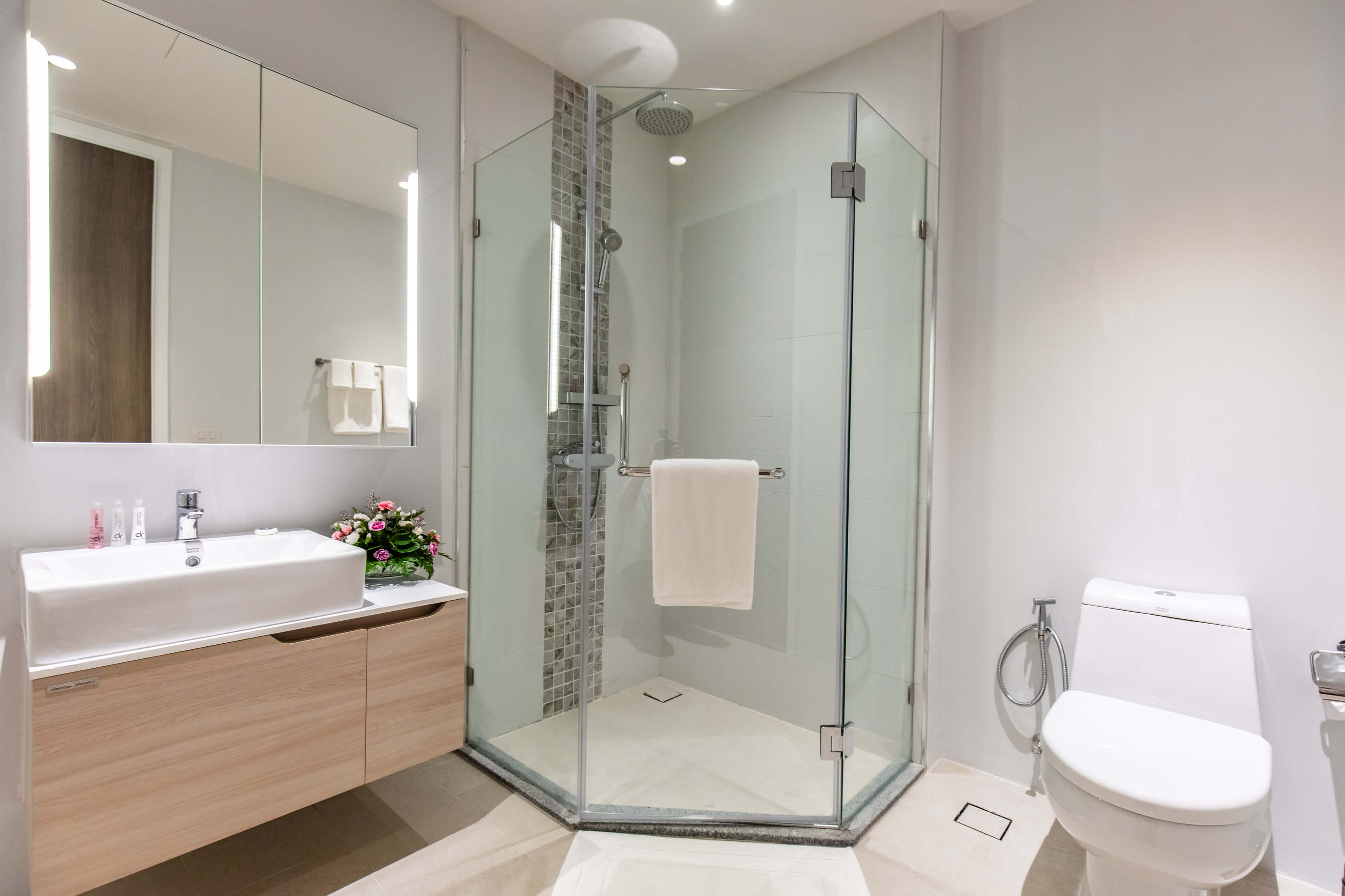 Bright 2-bedroom apartment with a beautiful view, Bangtao
