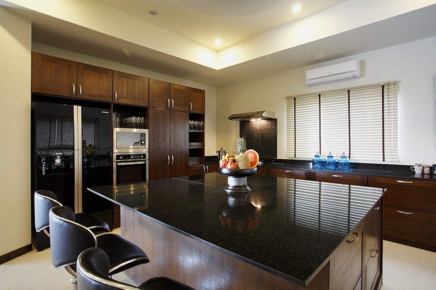 Villa with pool and private terrace, 9 bedrooms, Rawai