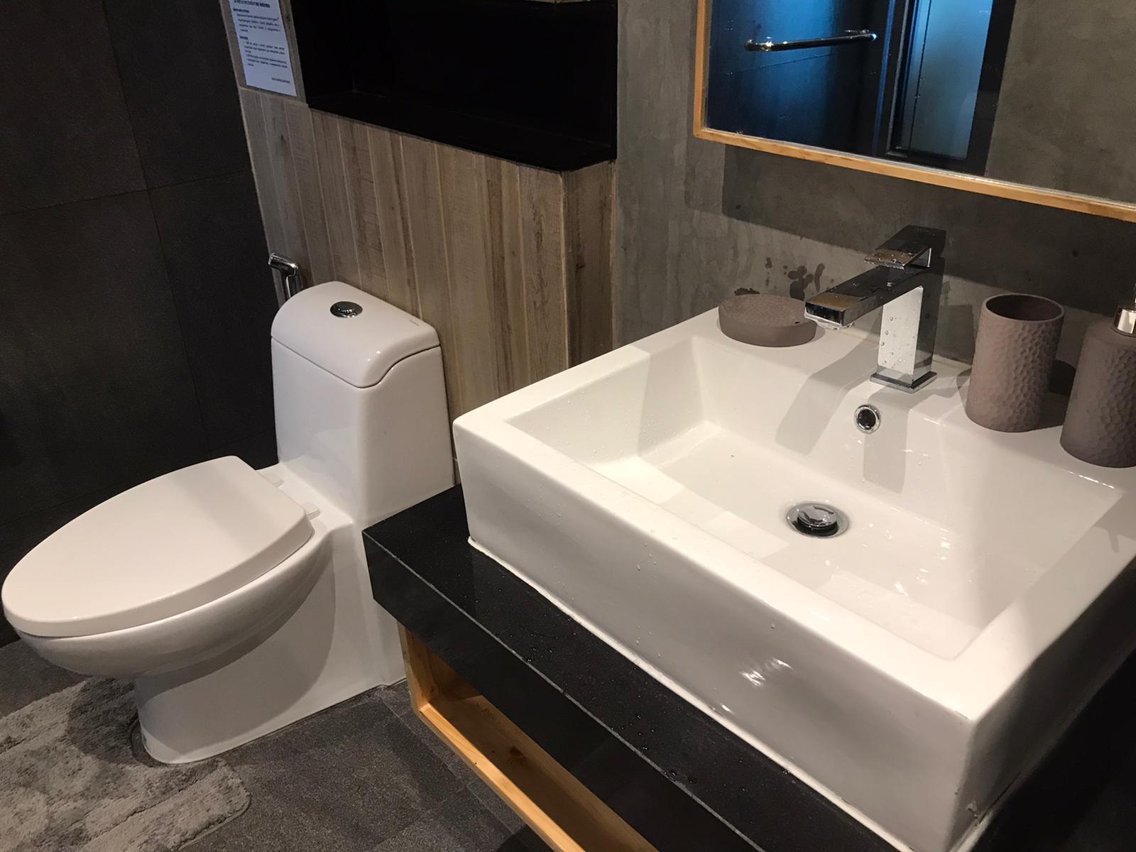 Studio apartment in a modern condominium, Nai Harn