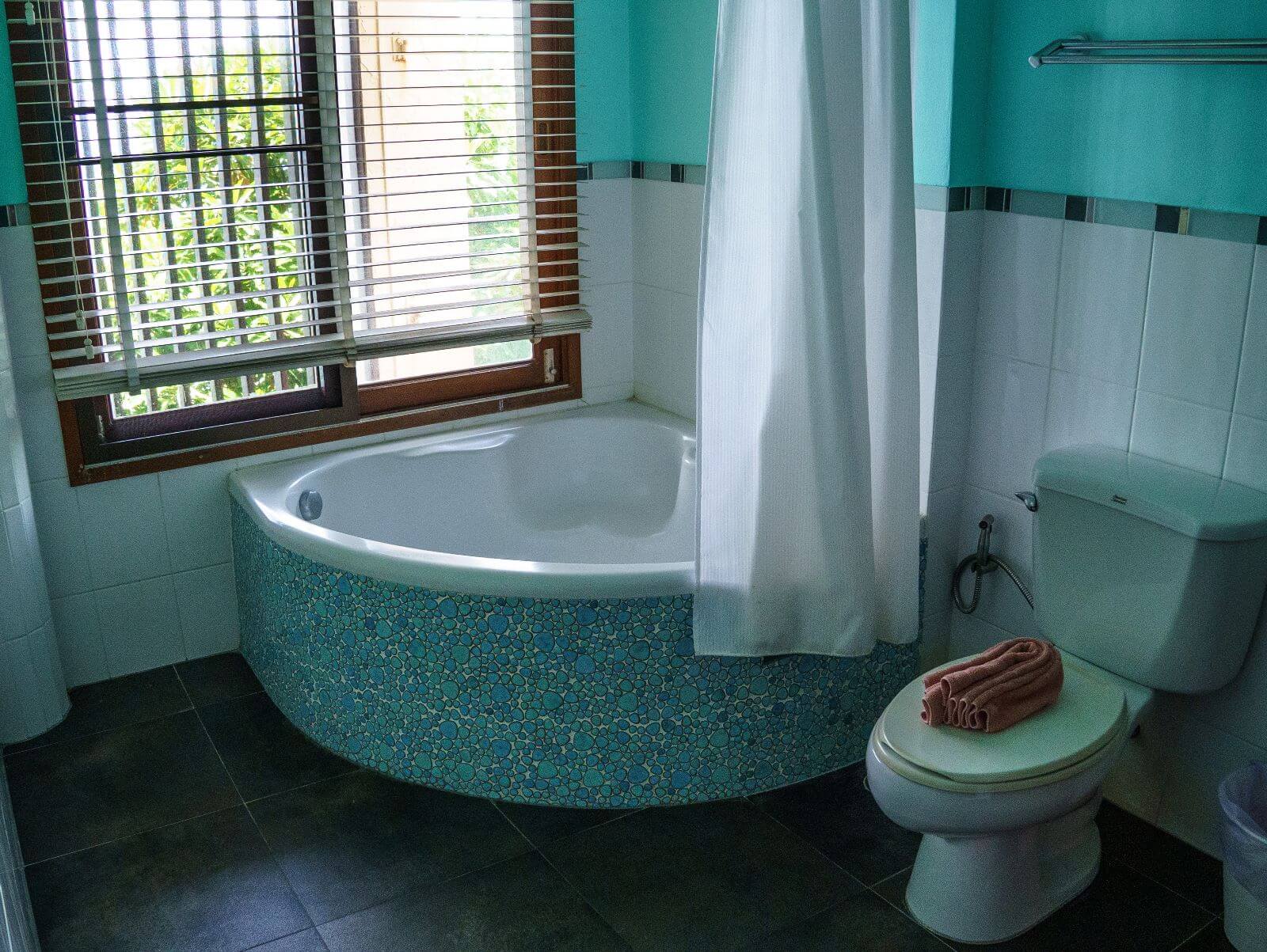 Ideal villa on rocky cliffs in Kamala area, 4 bedrooms