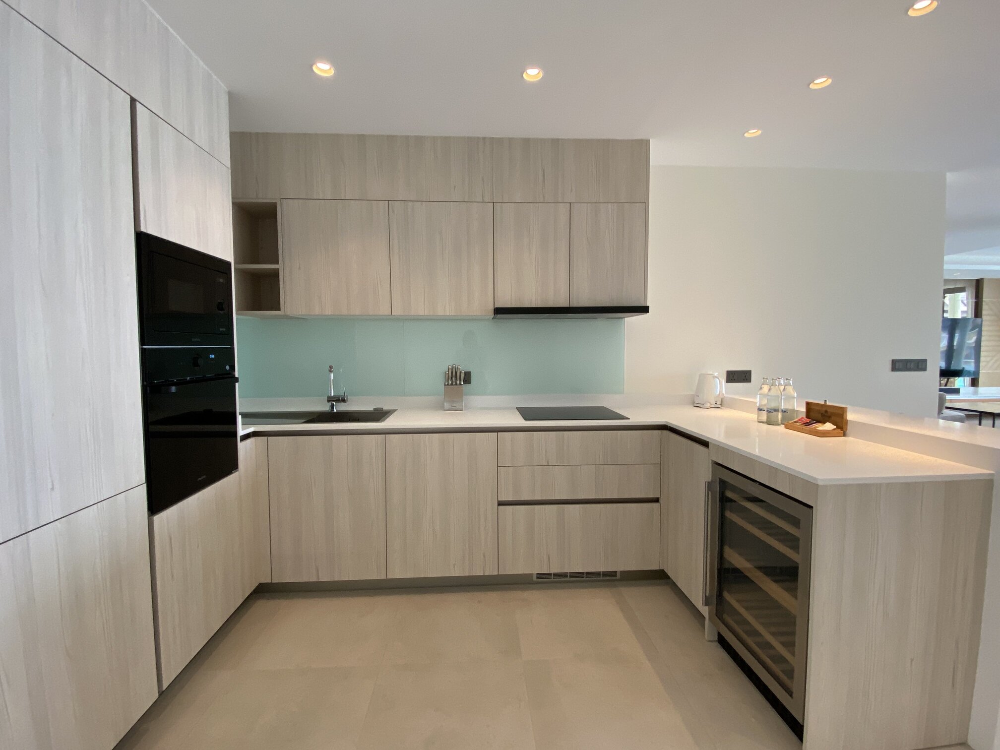 Spacious bright apartment with 2 bedrooms and everything you need for living, Bangtao