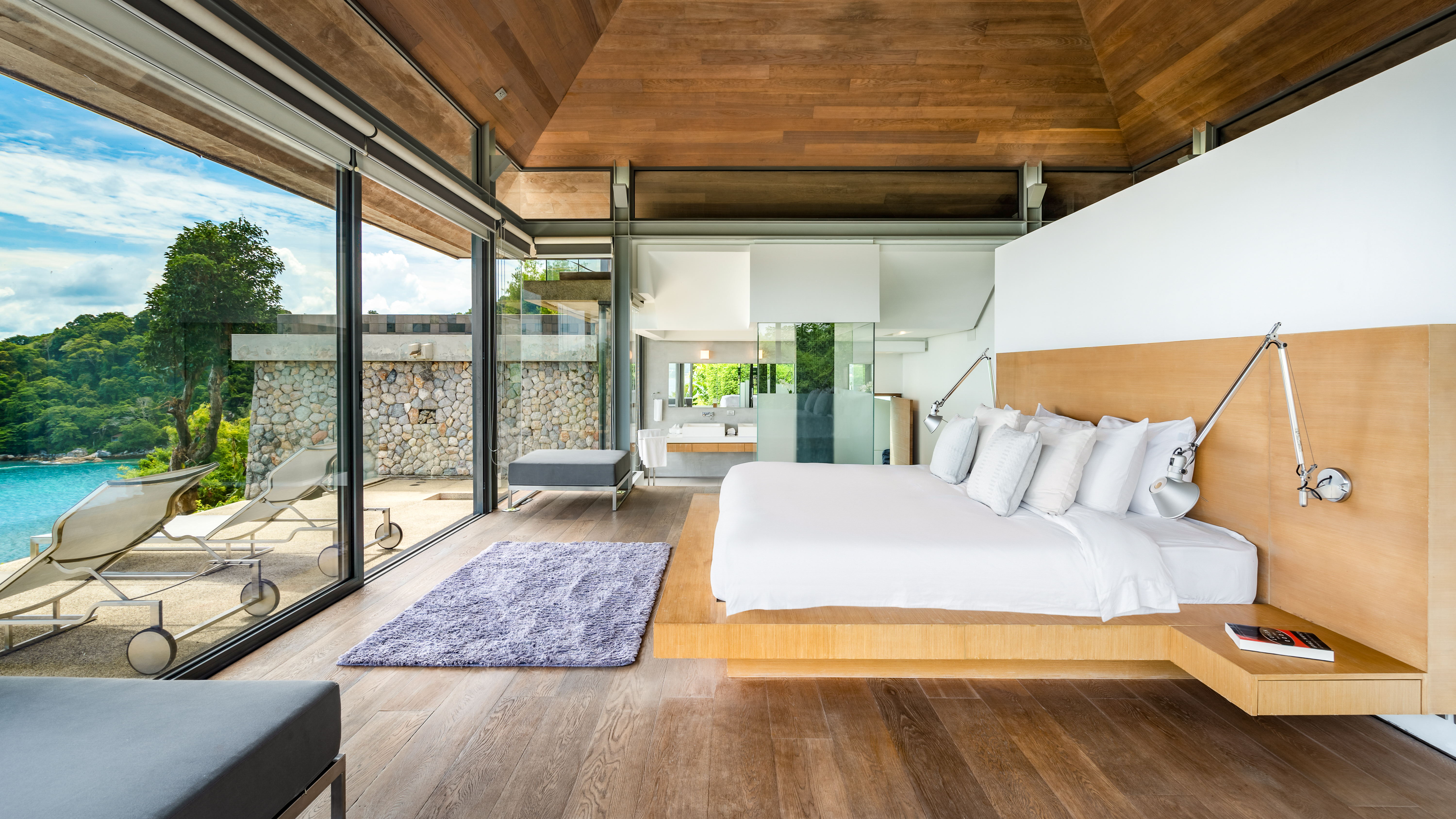 Spacious modern villa with designer renovation on the beachfront, 5 bedrooms, Kathu