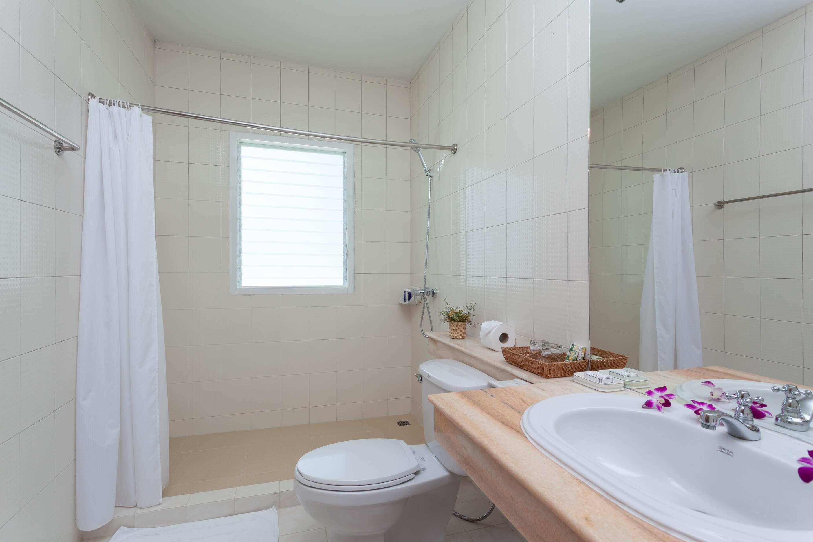 Cozy villa 120 sq.m. with 2 bedrooms, private access to the pool and garden views, Chalong