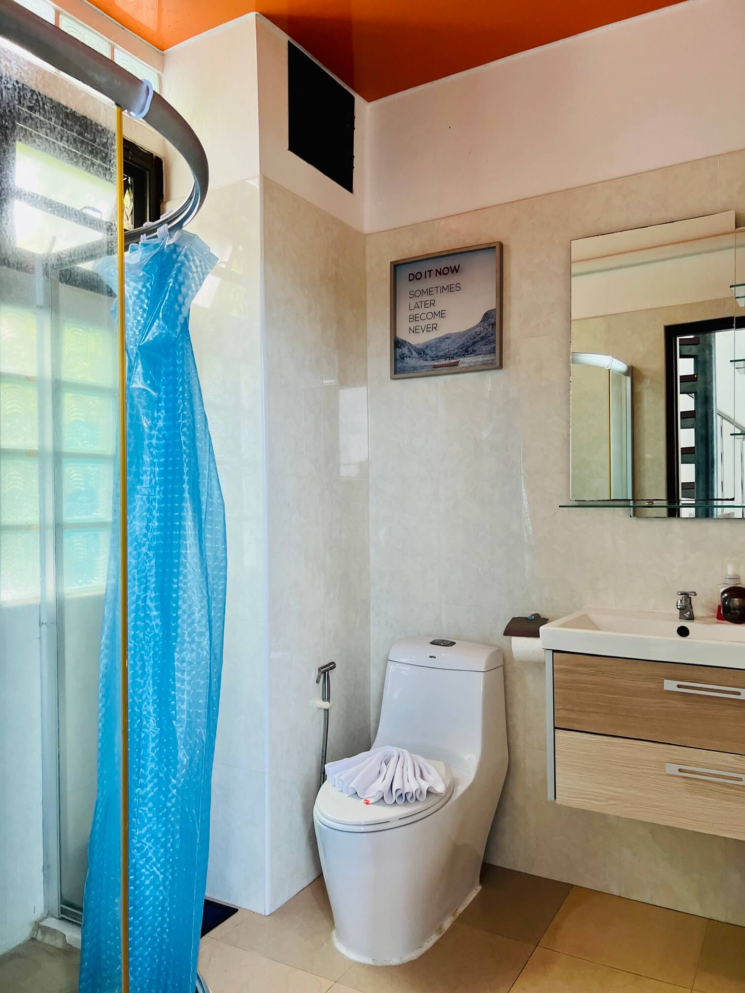 Good Location Apartment with Rooftop Access, 2 Bedrooms, Rawai