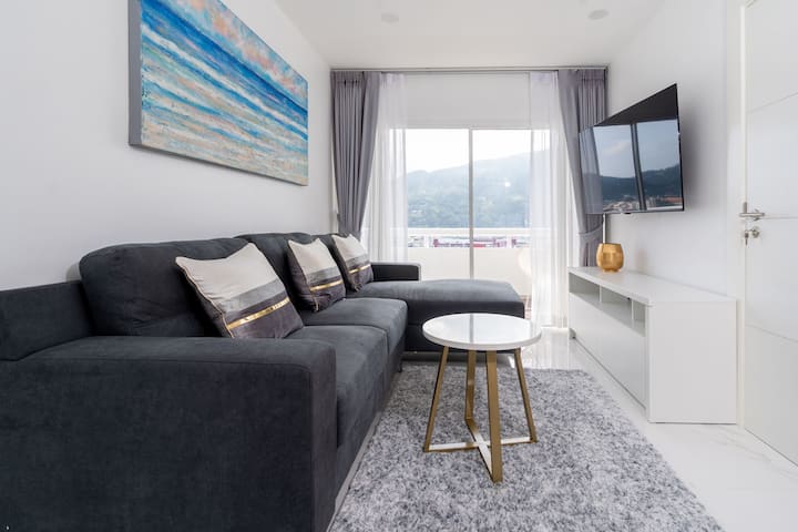 Apartment with a modern interior in a new residential complex 5 minutes from Patong Beach., 1 bedroom