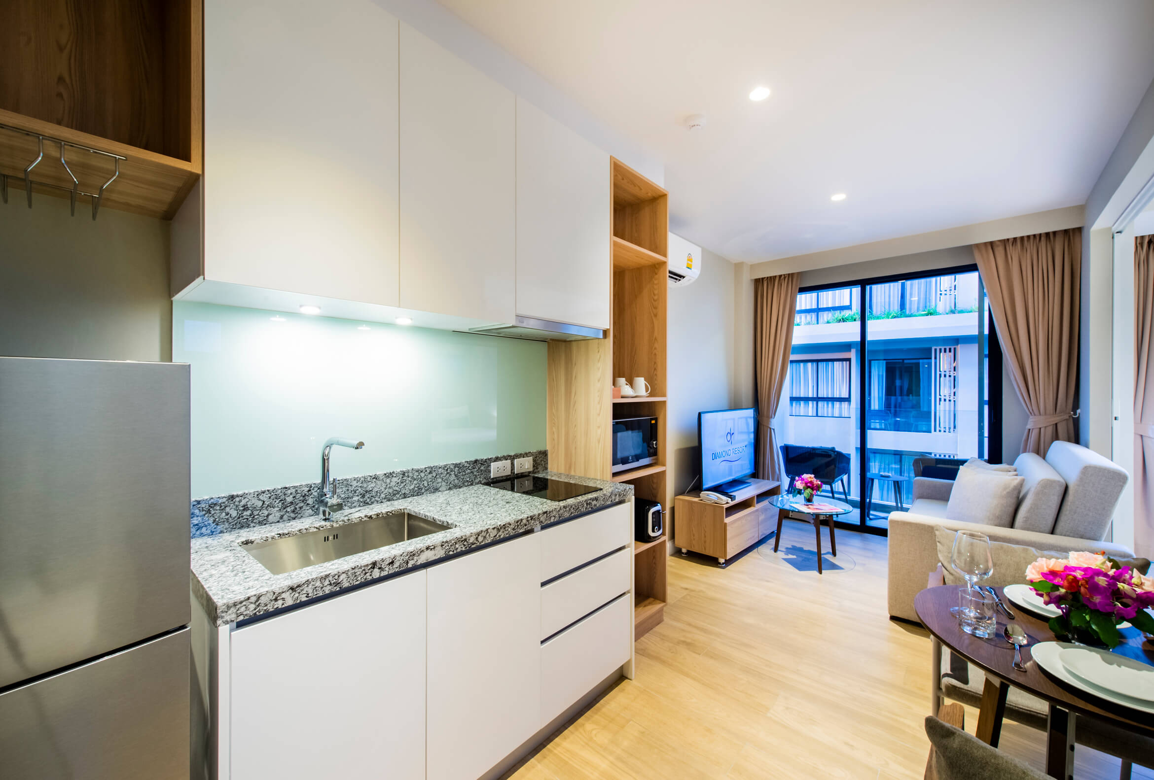 Bright and cozy apartment with panoramic windows, Bangtao