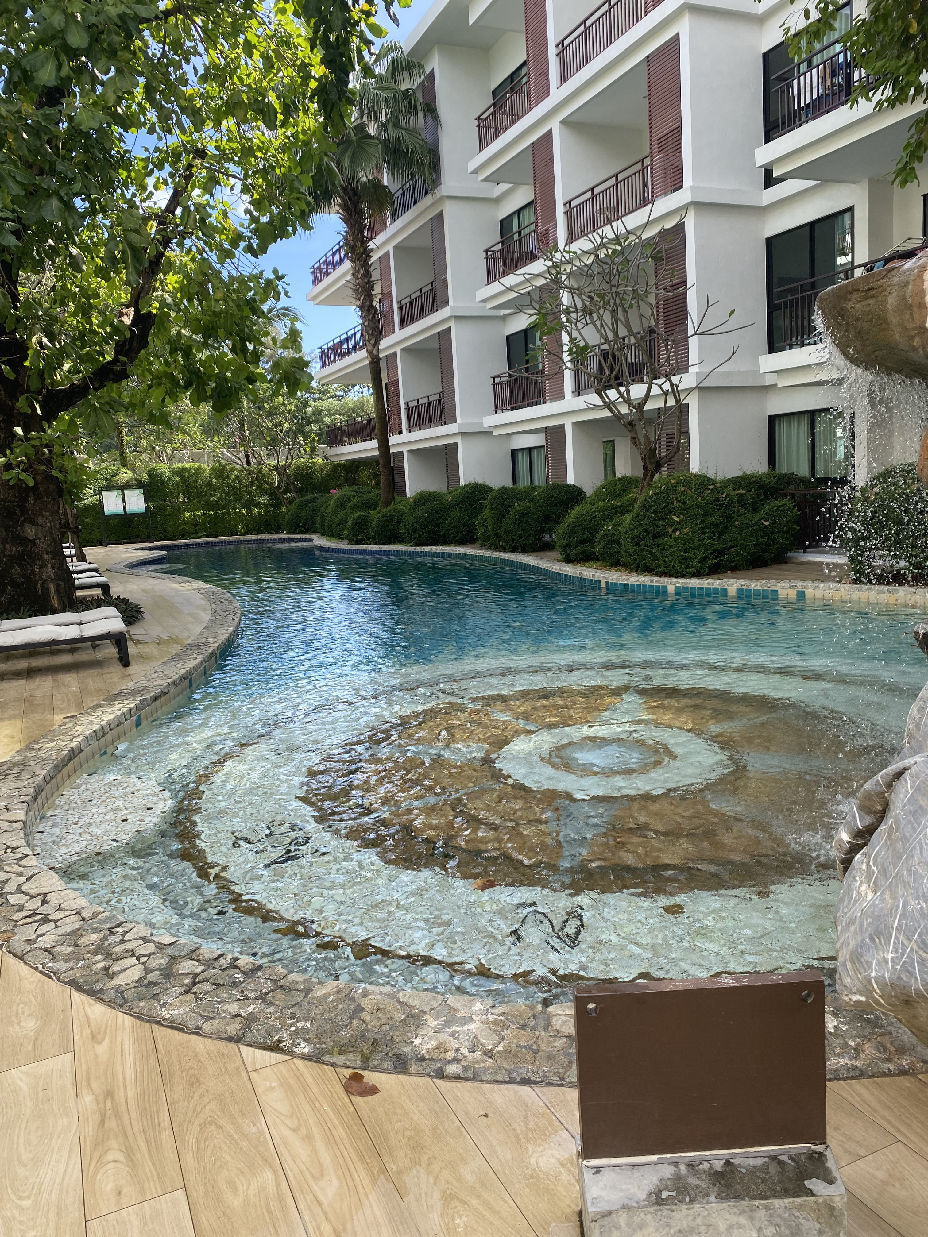 Apartment in a good complex within walking distance to Nai Harn beach, 1 bedroom