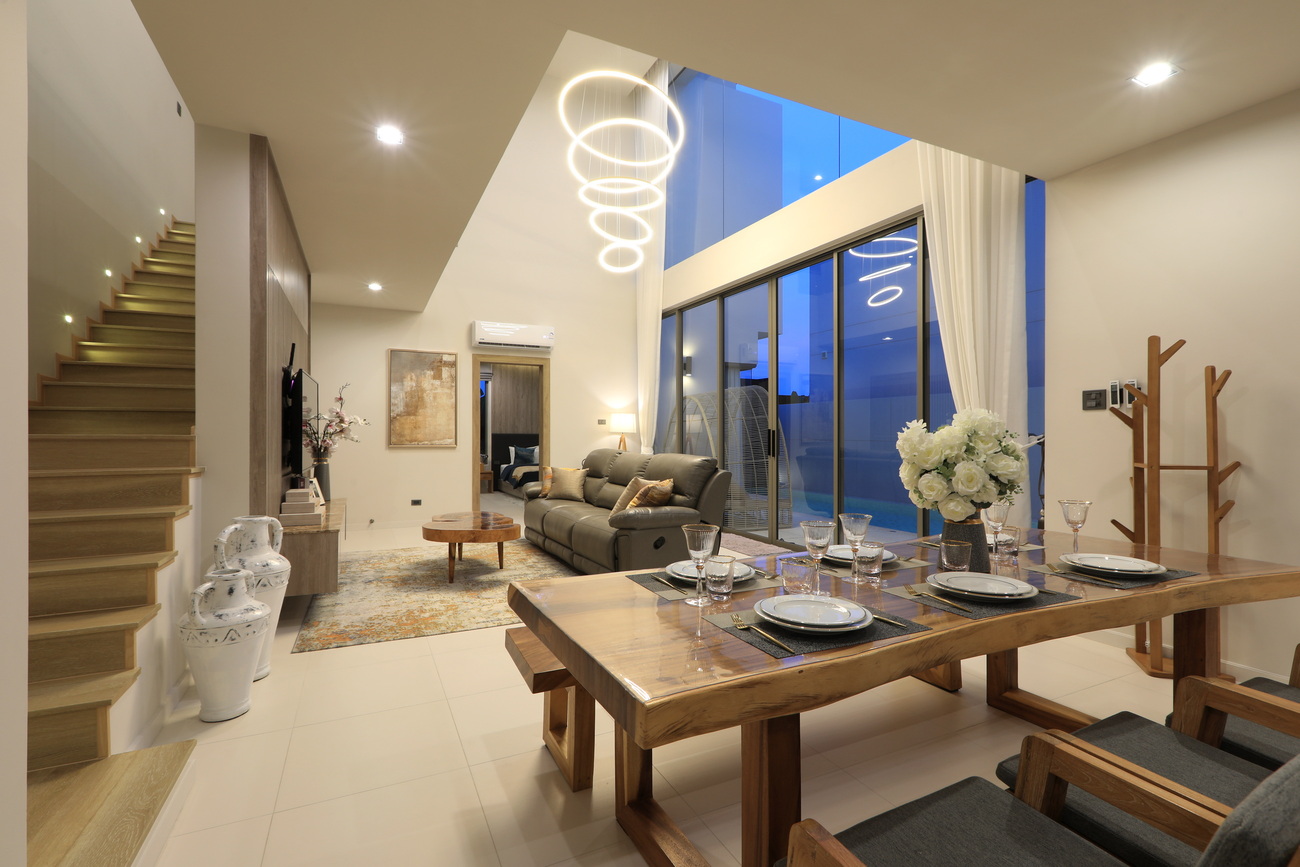 Two-storey 3-bedroom villa with a terrace and a swimming pool, Bangtao