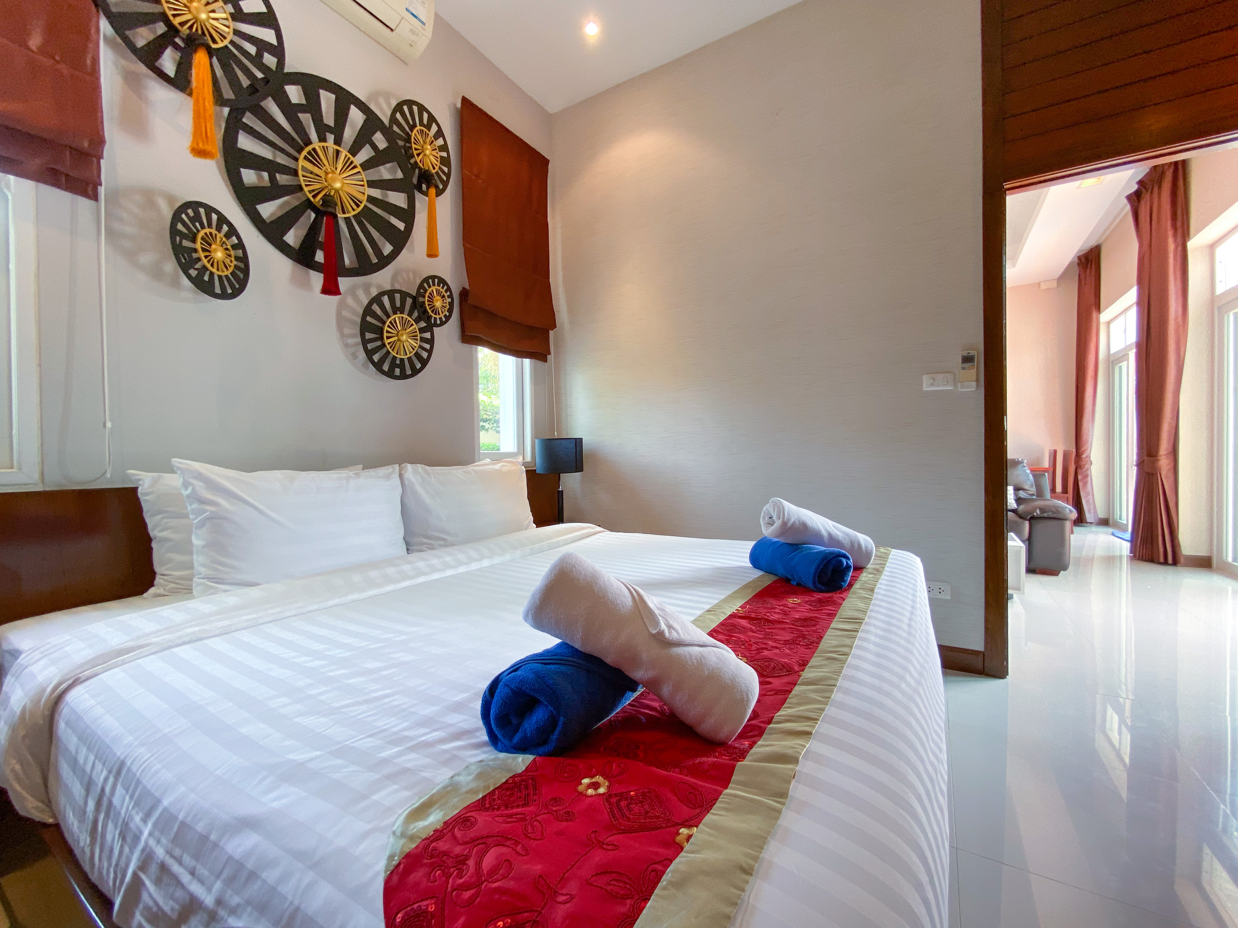Private one-storey villa with a pool and a garden in a quiet area, 3 bedrooms, Rawai