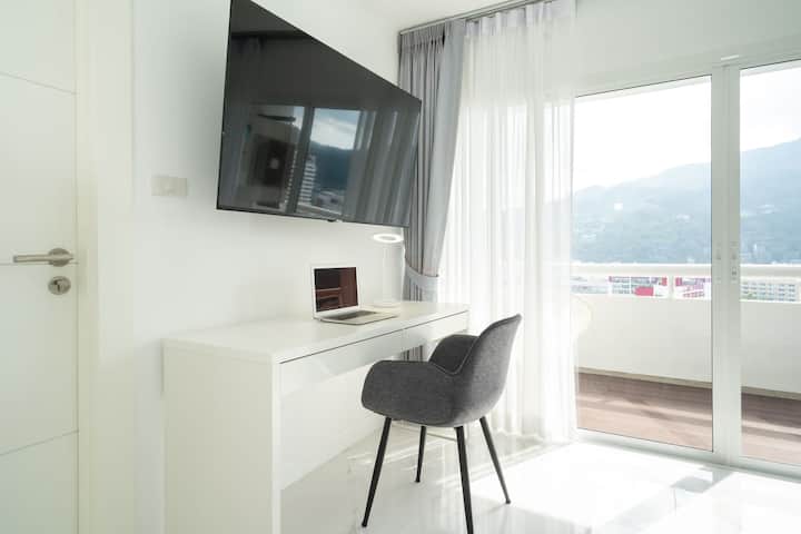 Apartment with a modern interior in a new residential complex 5 minutes from Patong Beach., 1 bedroom