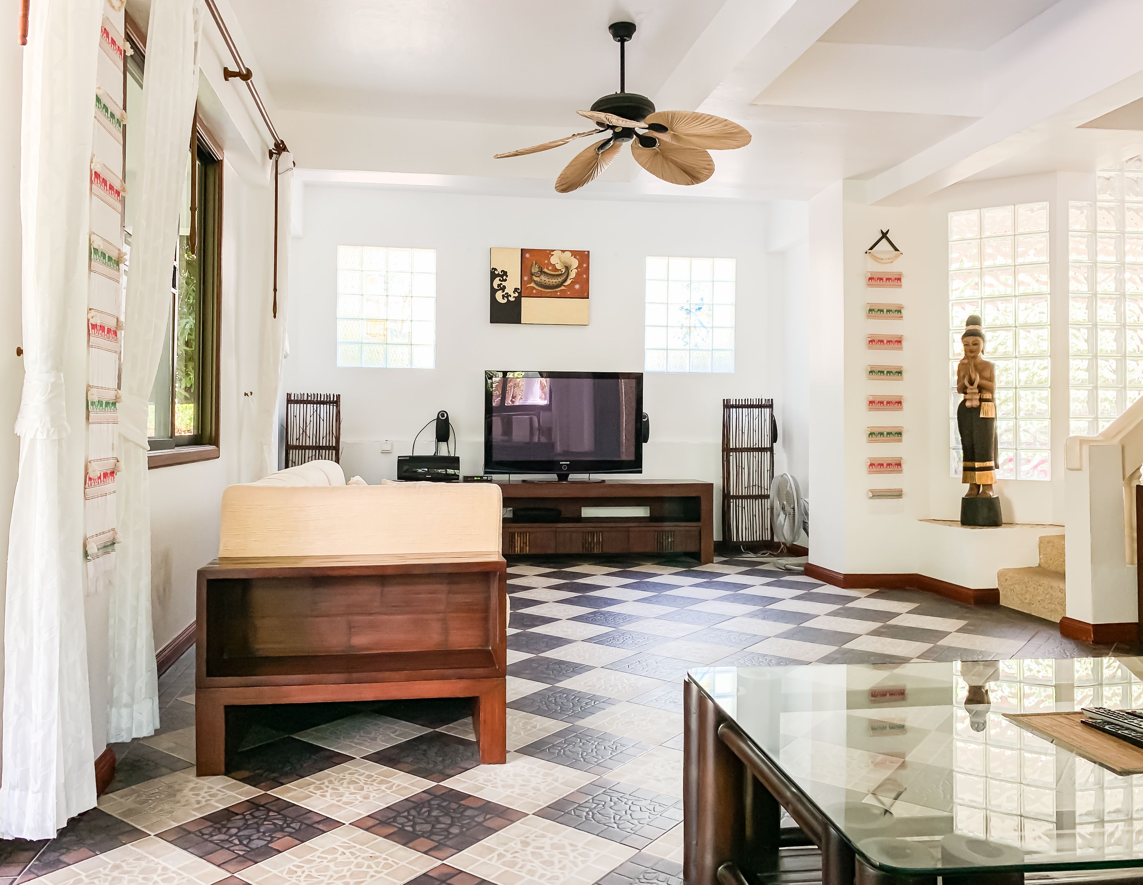 Private 4-bedroom villa with shared pool, Nai Harn