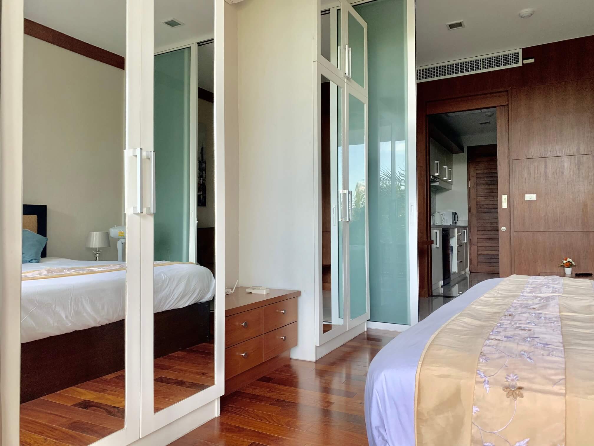 Modern Stylish One-Bedroom Apartment, Kata