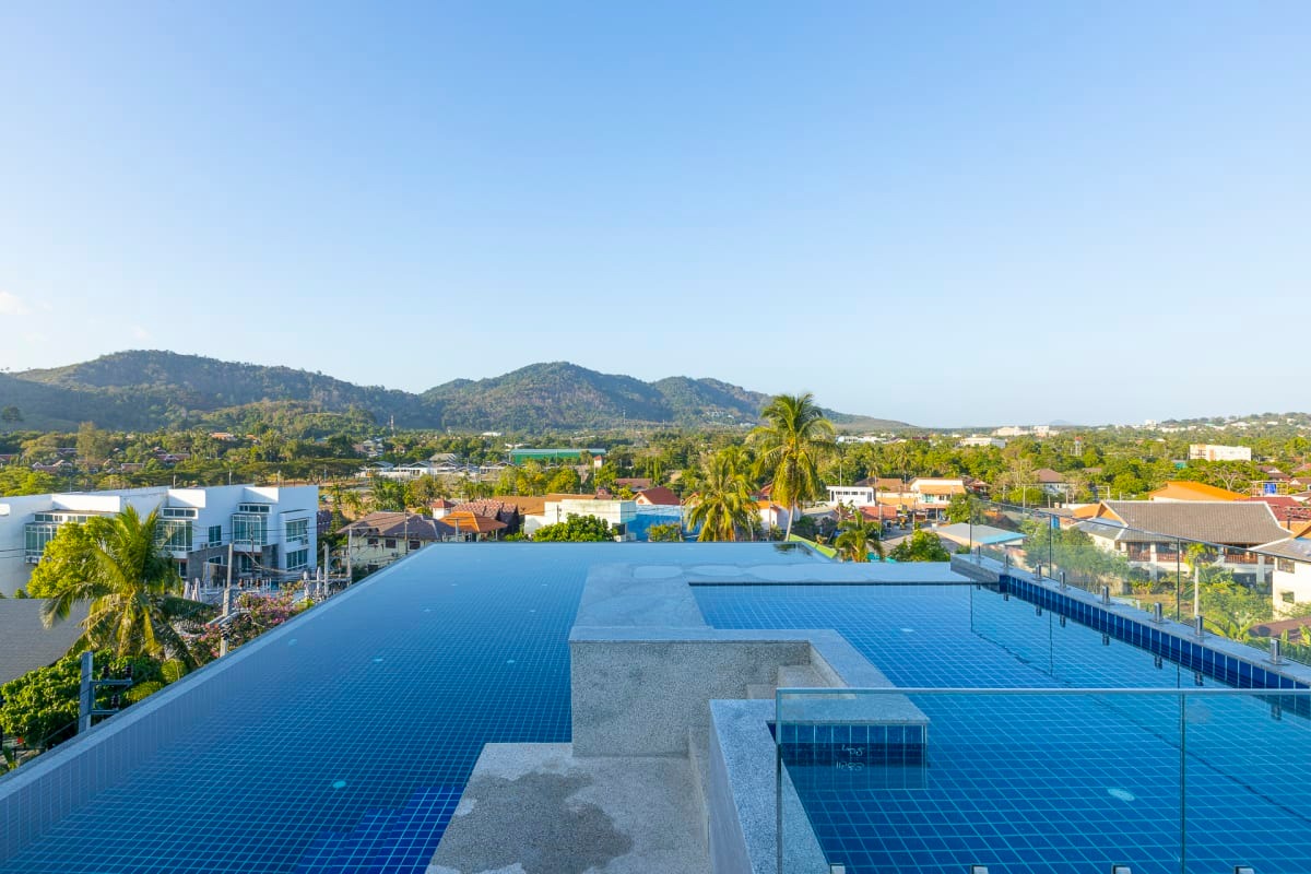 Studio apartment in a modern condominium, Nai Harn