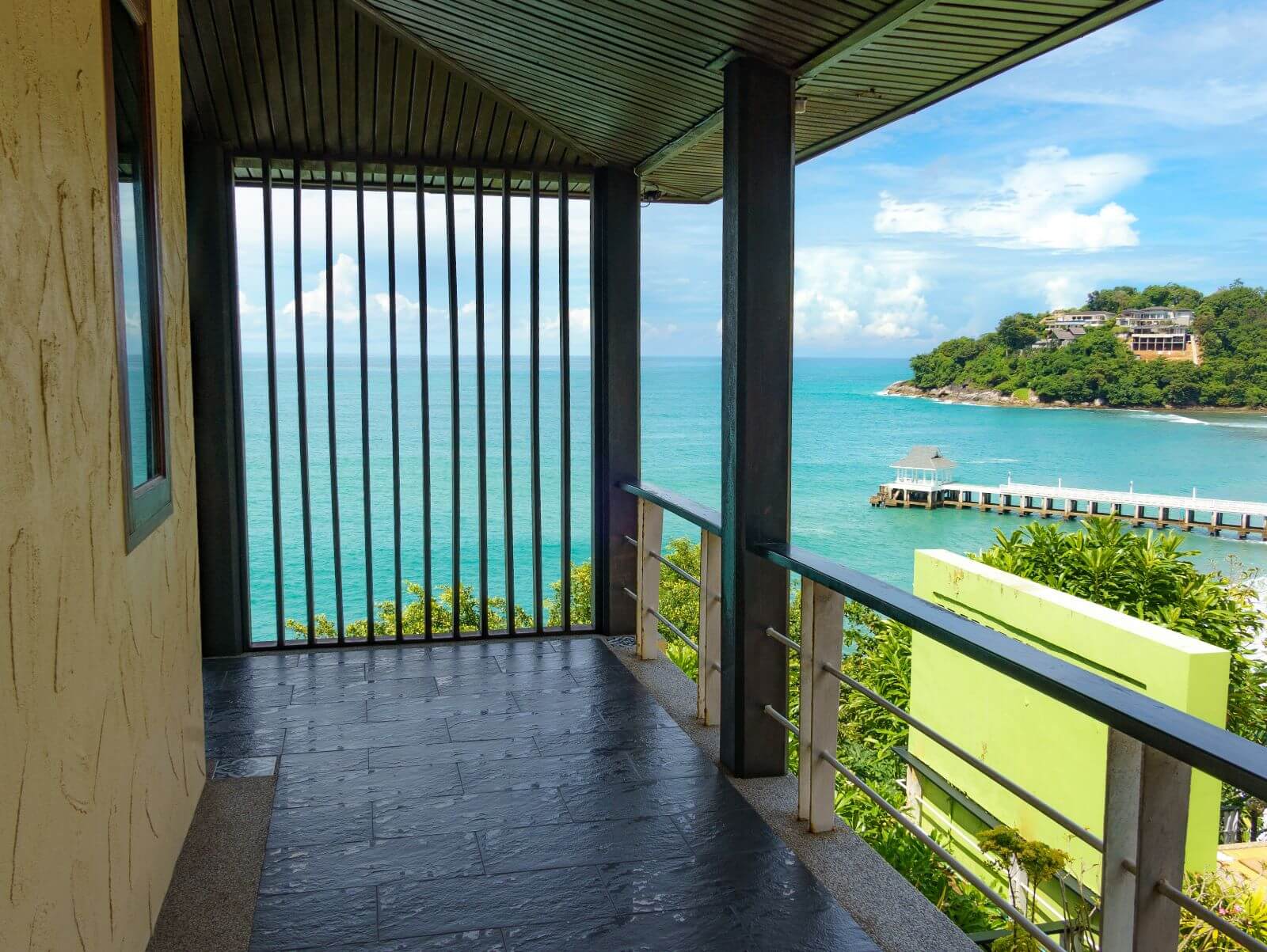 Ideal villa on rocky cliffs in Kamala area, 4 bedrooms