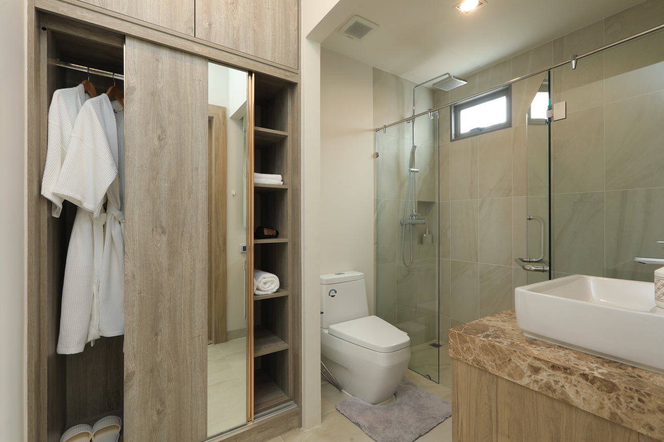 Two-storey 3-bedroom villa with a terrace and a swimming pool, Bangtao