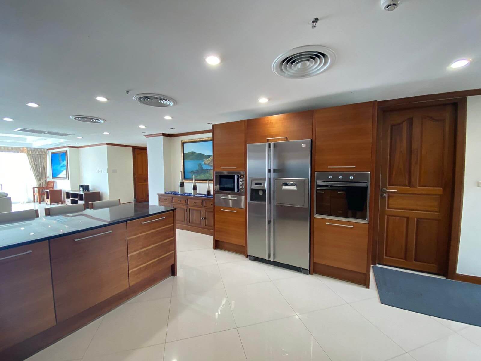 4 bedroom apartment with garden and sea view, Patong