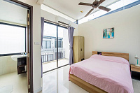 Modern townhouse with swimming pool in Bangtao, 3 bedrooms