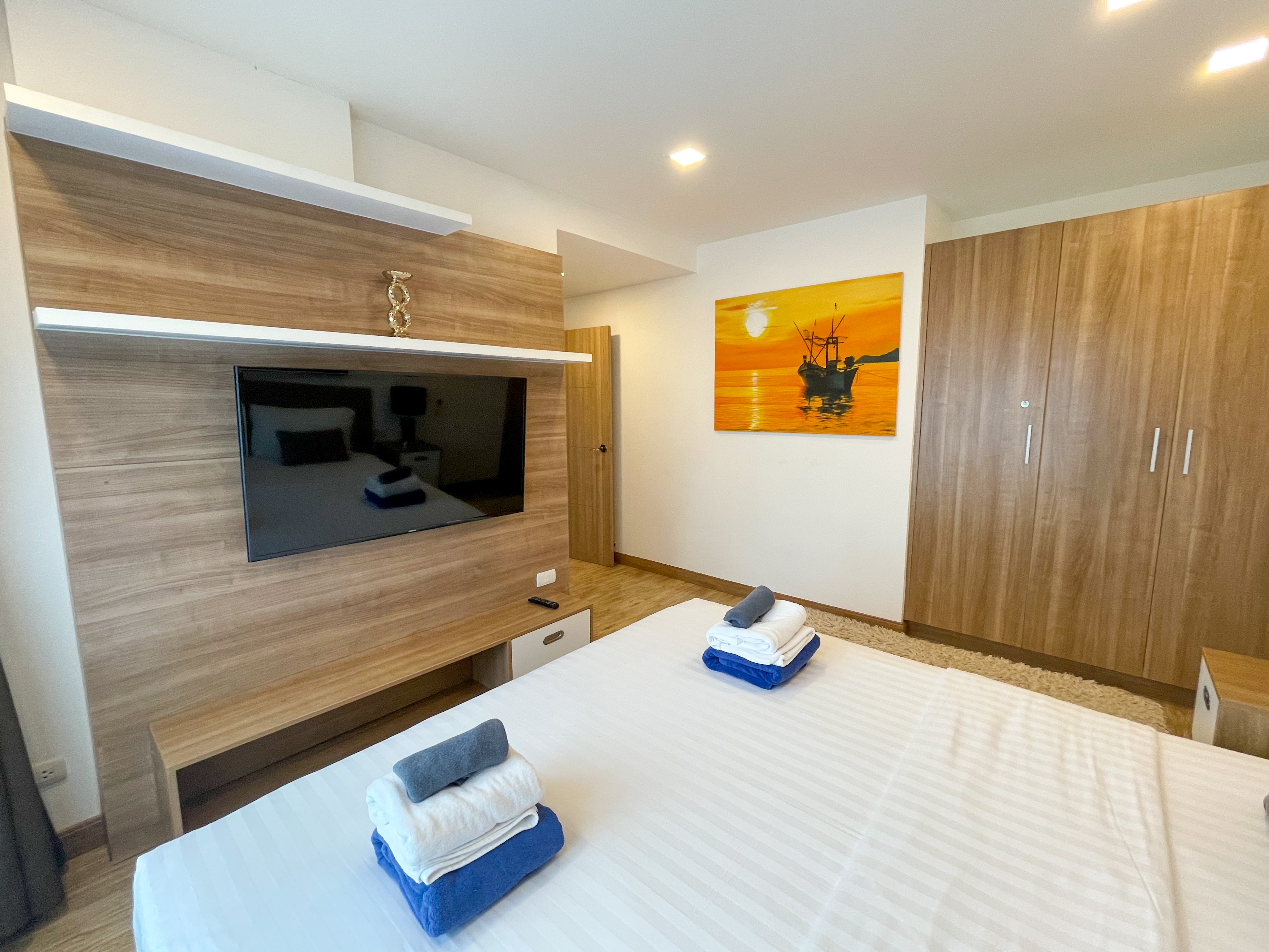 2 bedroom apartment near the beach, Nai Harn