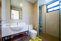 Luxurious 4 bedroom rooftop pool villa, Bangtao