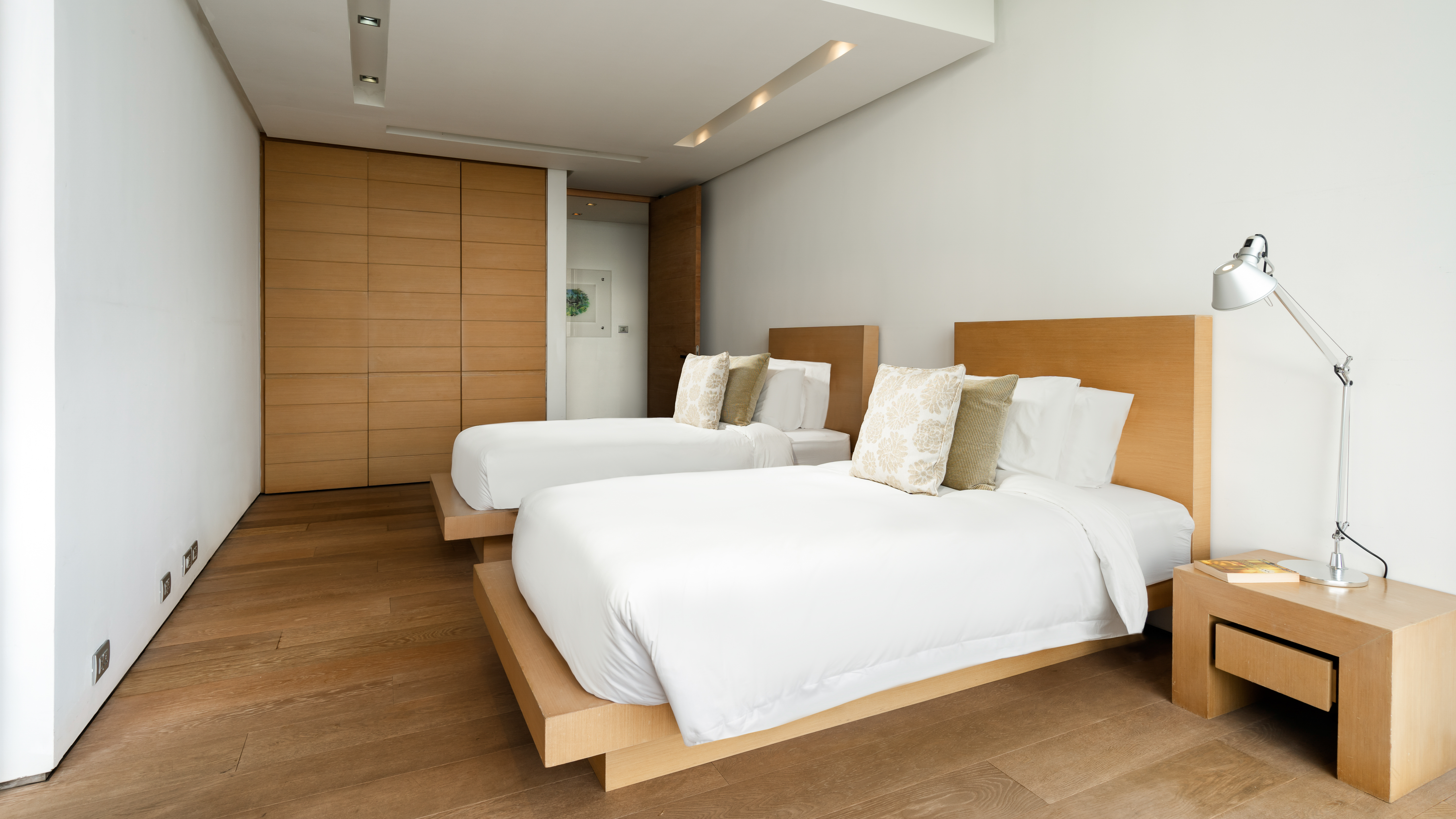 Spacious modern villa with designer renovation on the beachfront, 5 bedrooms, Kathu