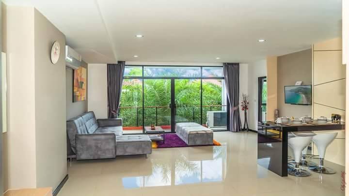 Apartment in Nai Harn with nature view, 2 bedrooms