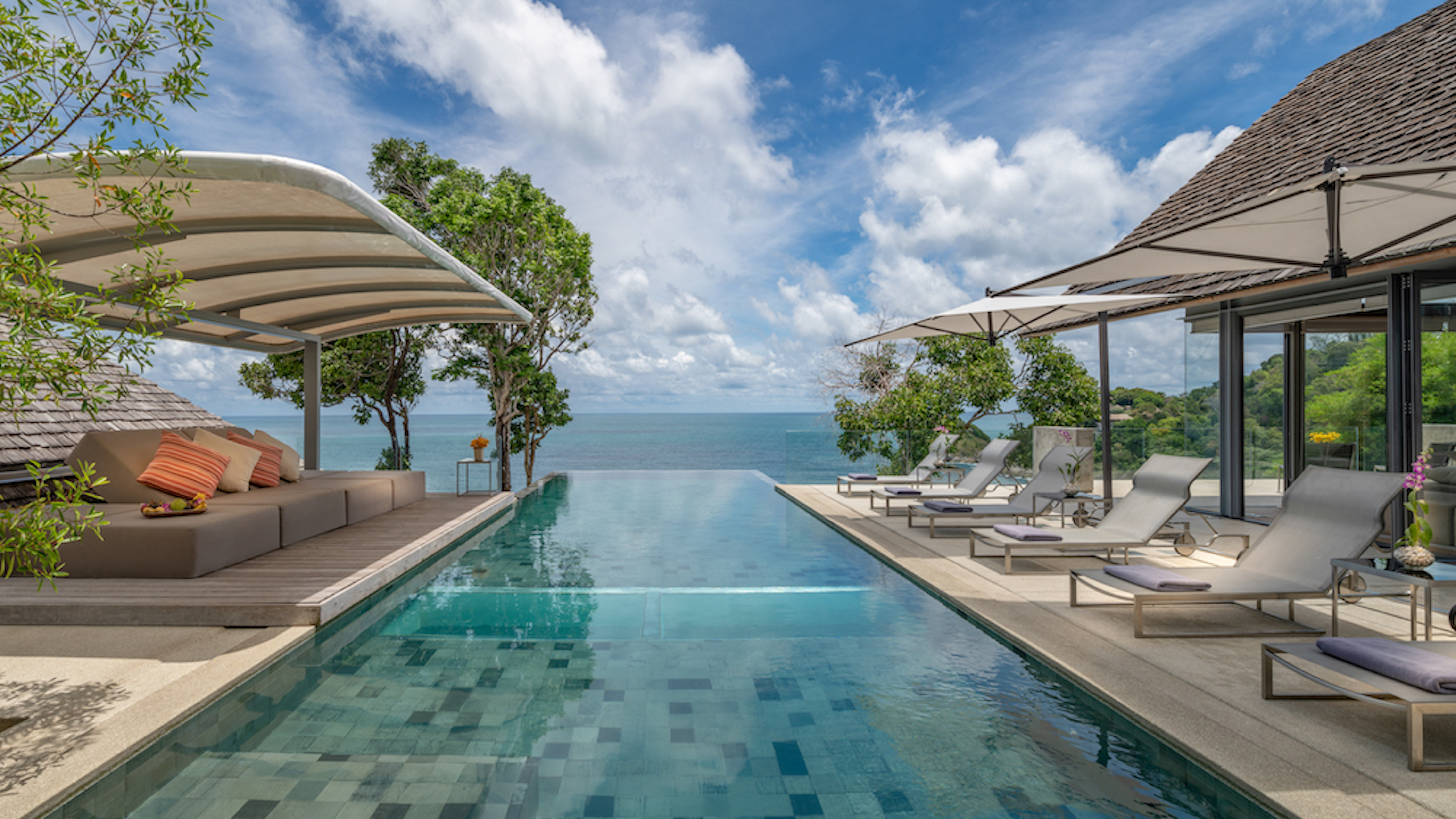 Spacious modern villa with designer renovation on the beachfront, 5 bedrooms, Kathu