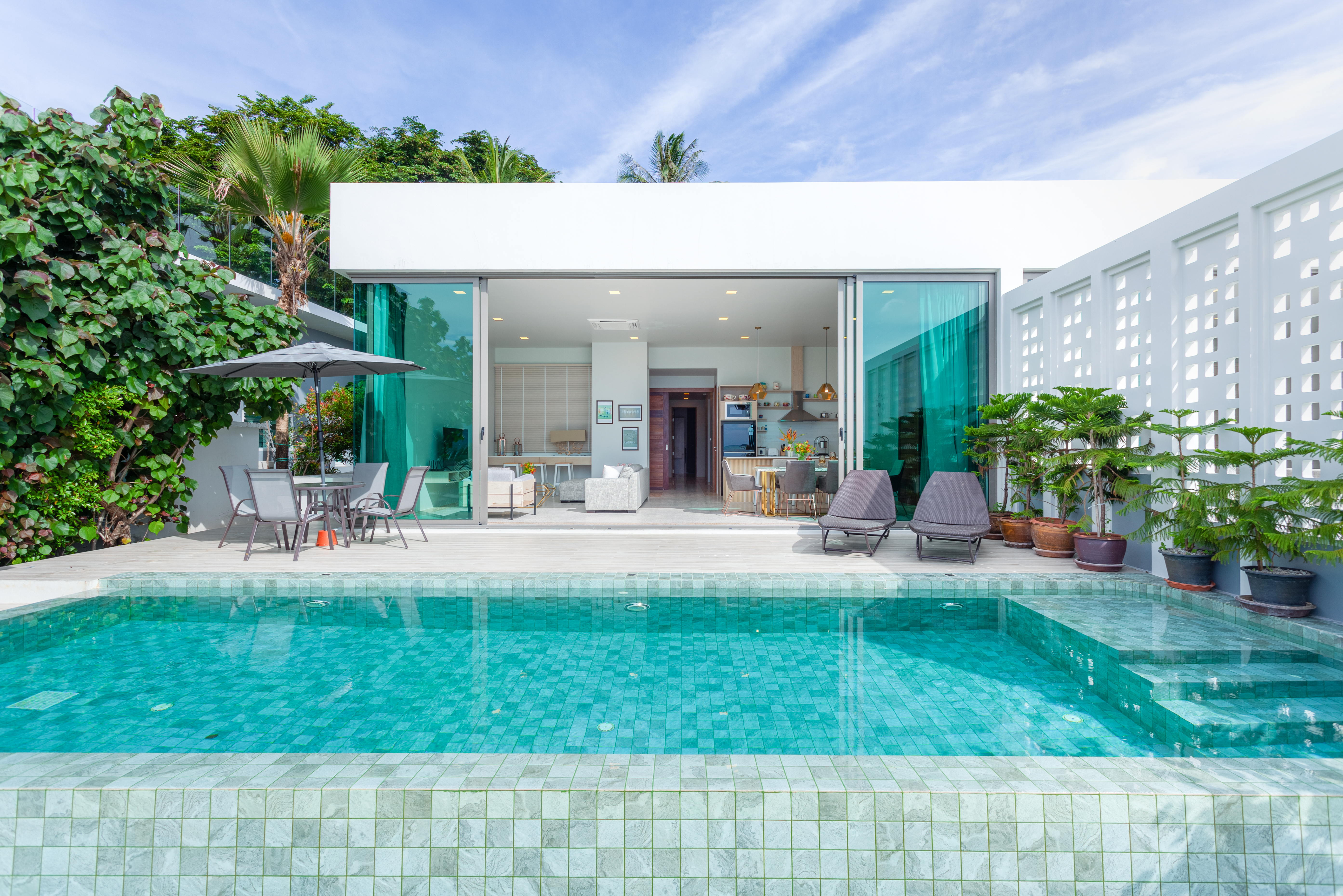 Spacious villa with pool in Rawai, 3 bedrooms