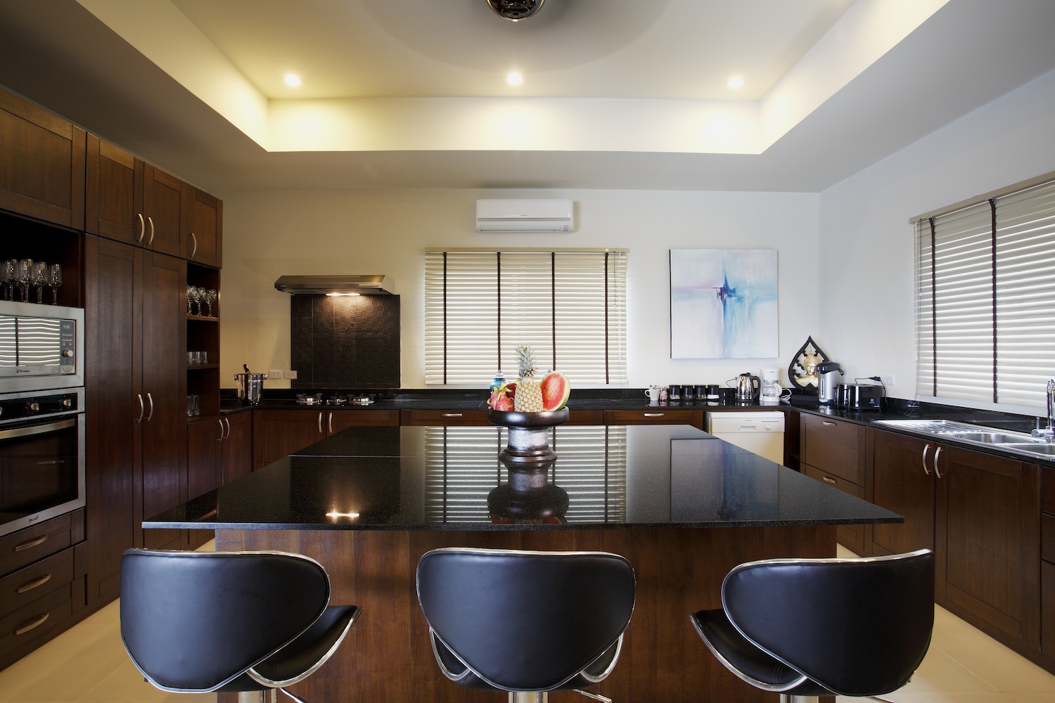 Villa with pool and private terrace, 9 bedrooms, Rawai