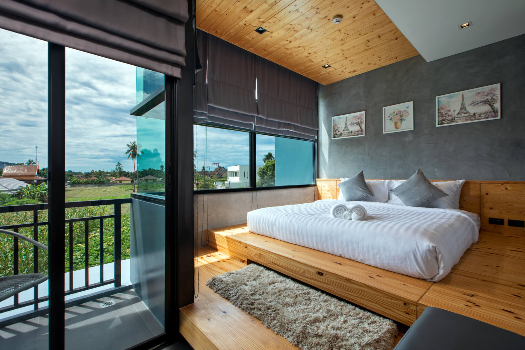 Studio apartment in a modern condominium, Naiharn