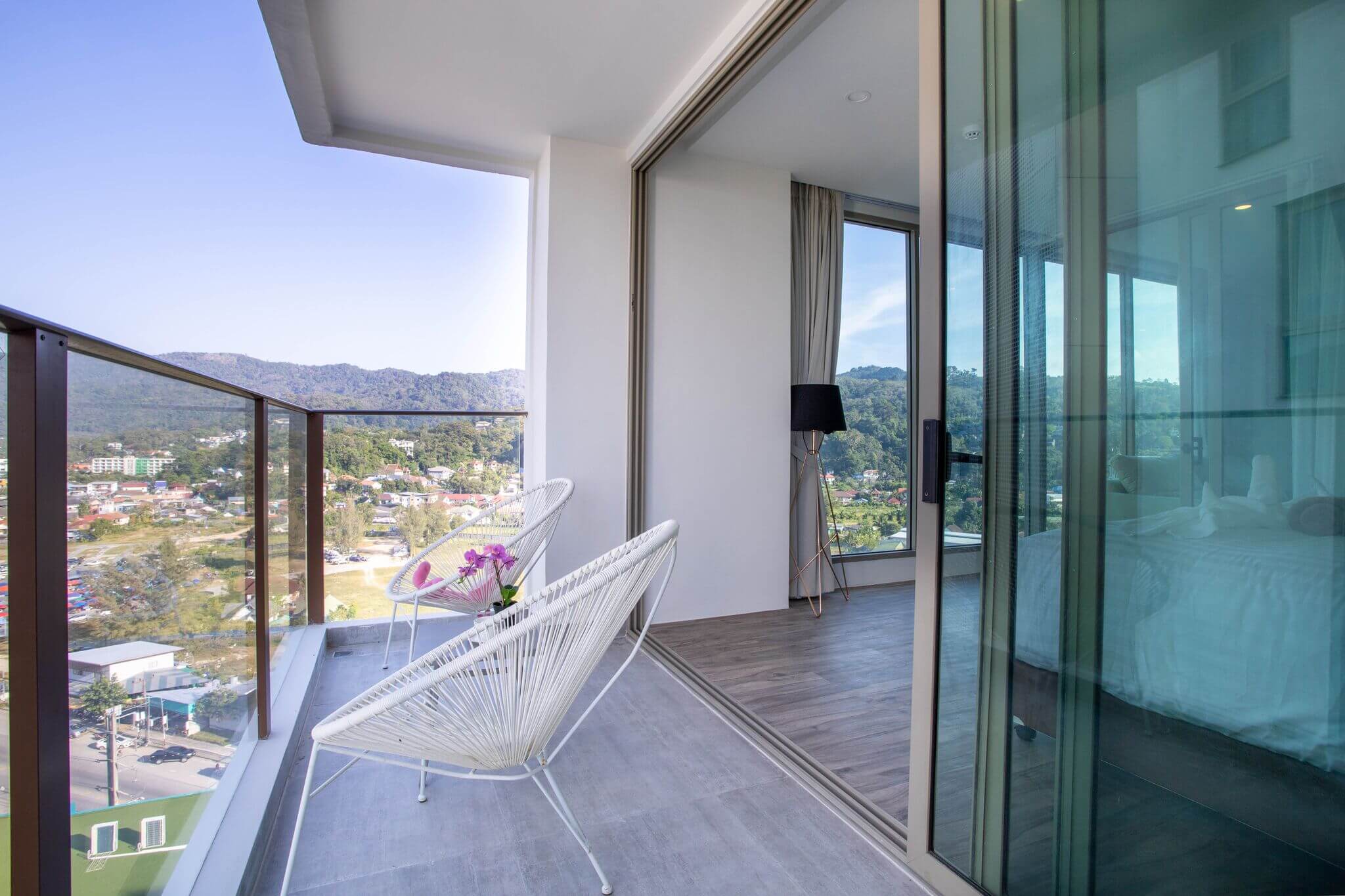 Apartment with modern interior design, 1 room, Kamala