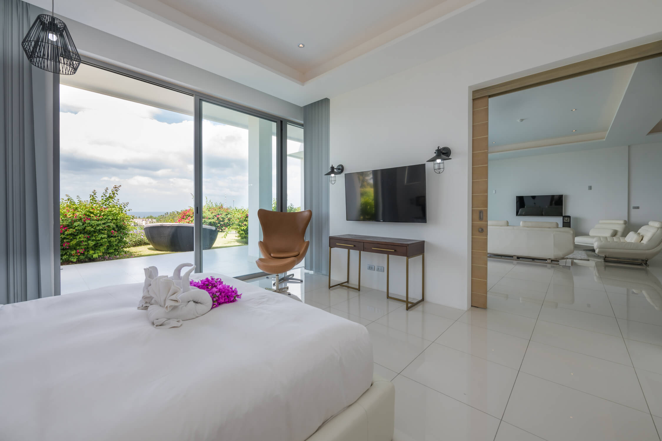 Bright apartment with 3 bedrooms and a private pool on the balcony, Kata Karon