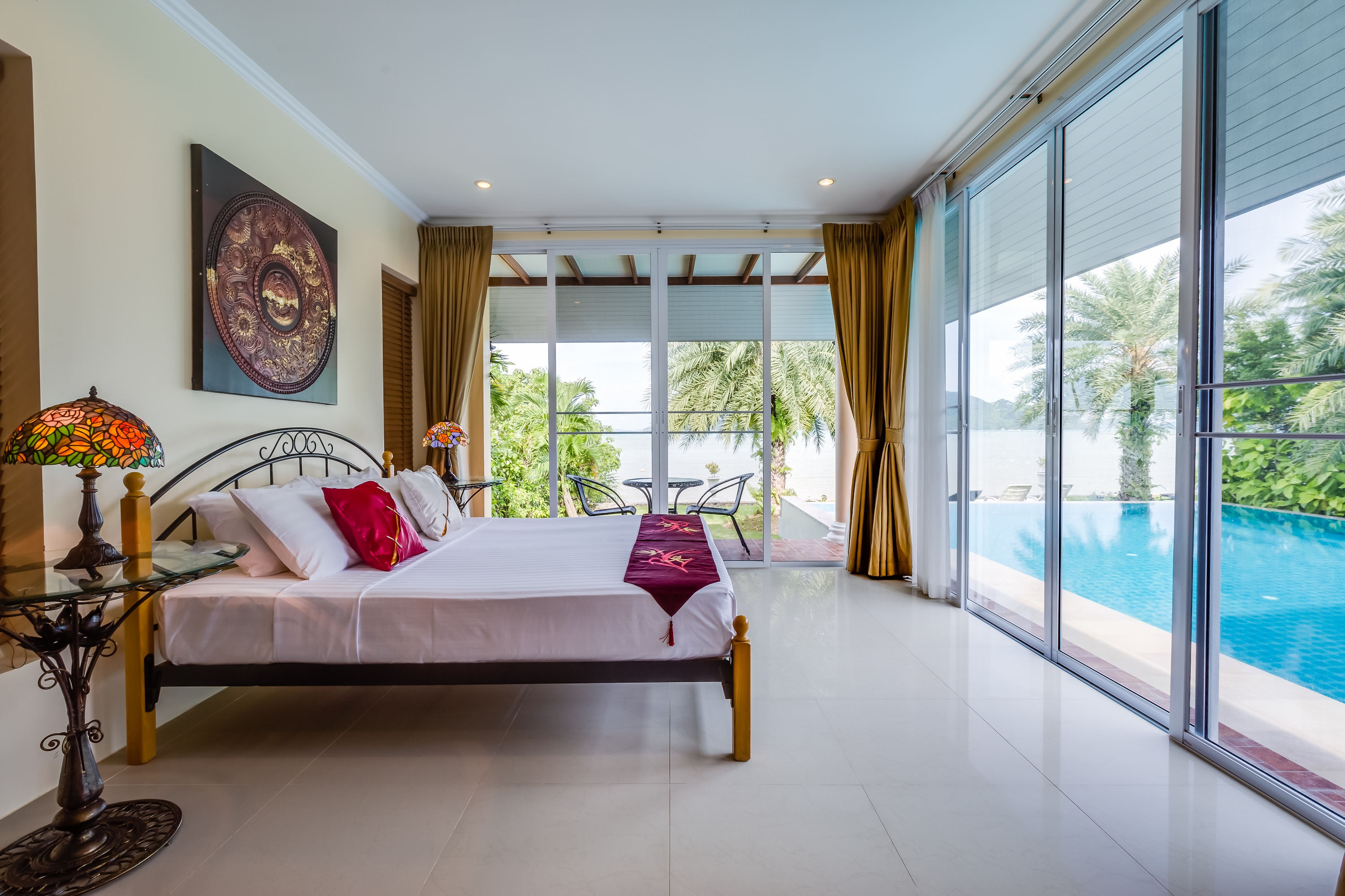 Family villa on the coastline in Rawai, 3 bedrooms