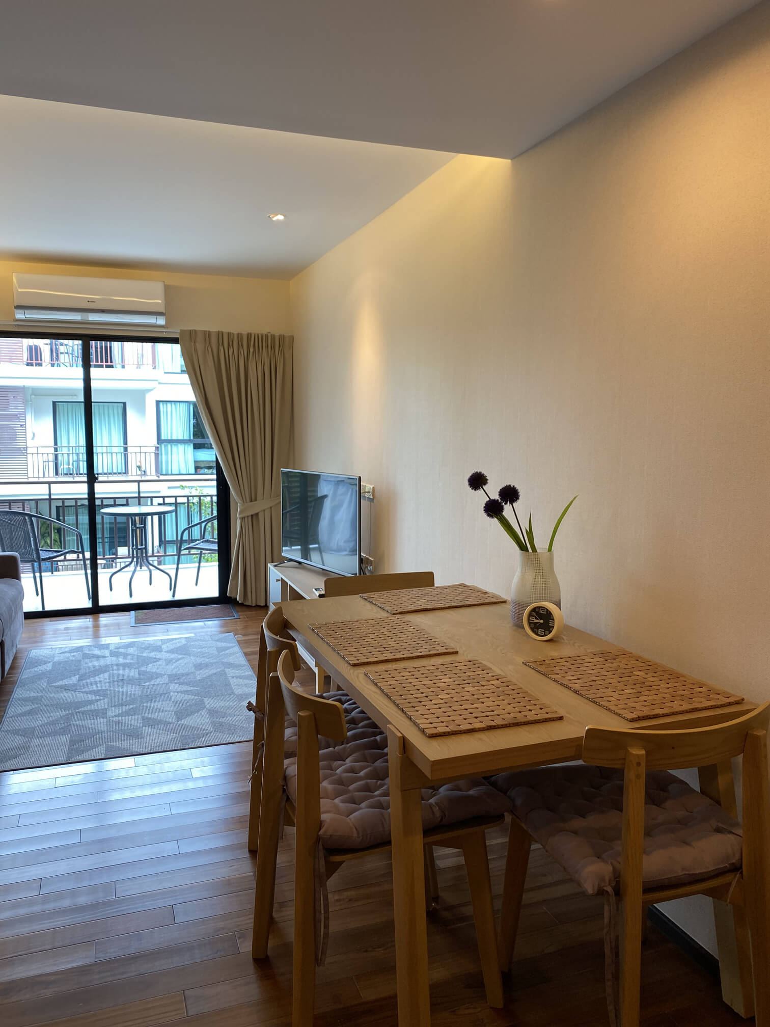 Cozy 1-room apartment overlooking the pool in a residential complex on the coastline, Rawai