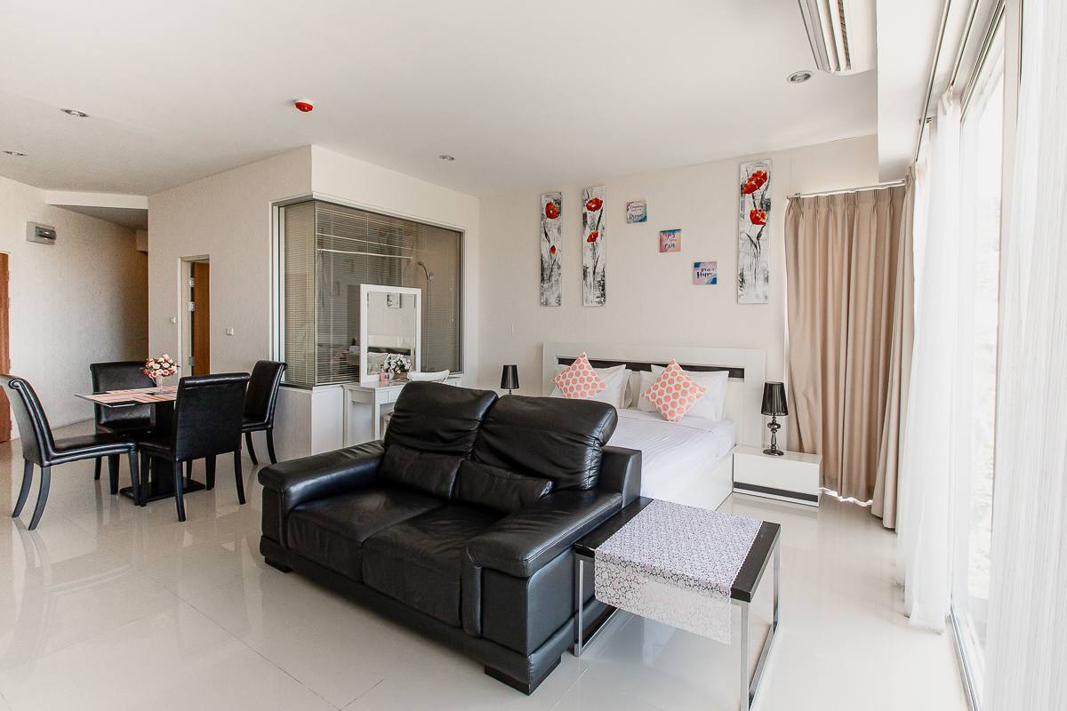 Studio apartment, Karon