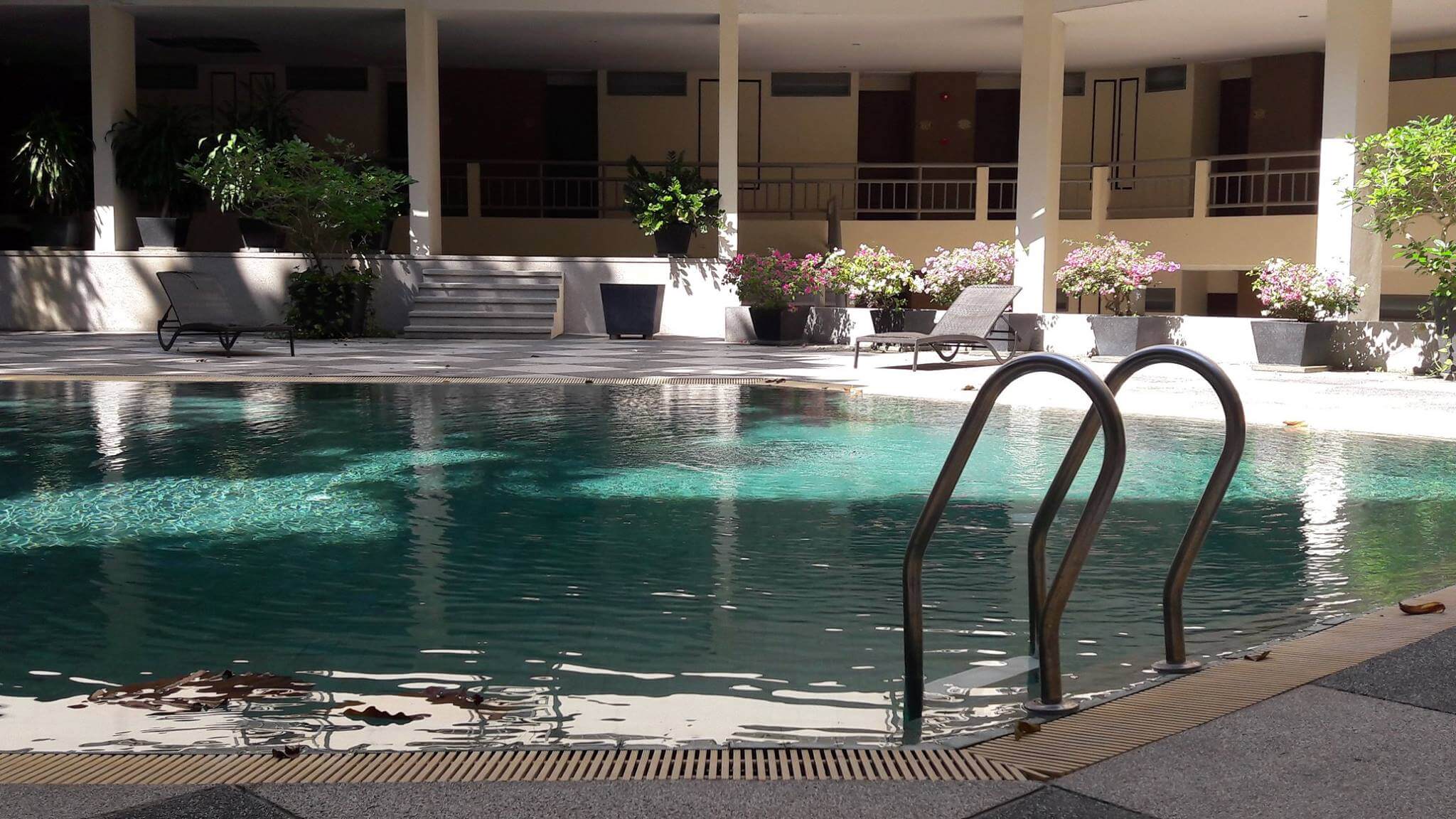 Modern 2 bedroom apartment with pool and garden access, Kathu