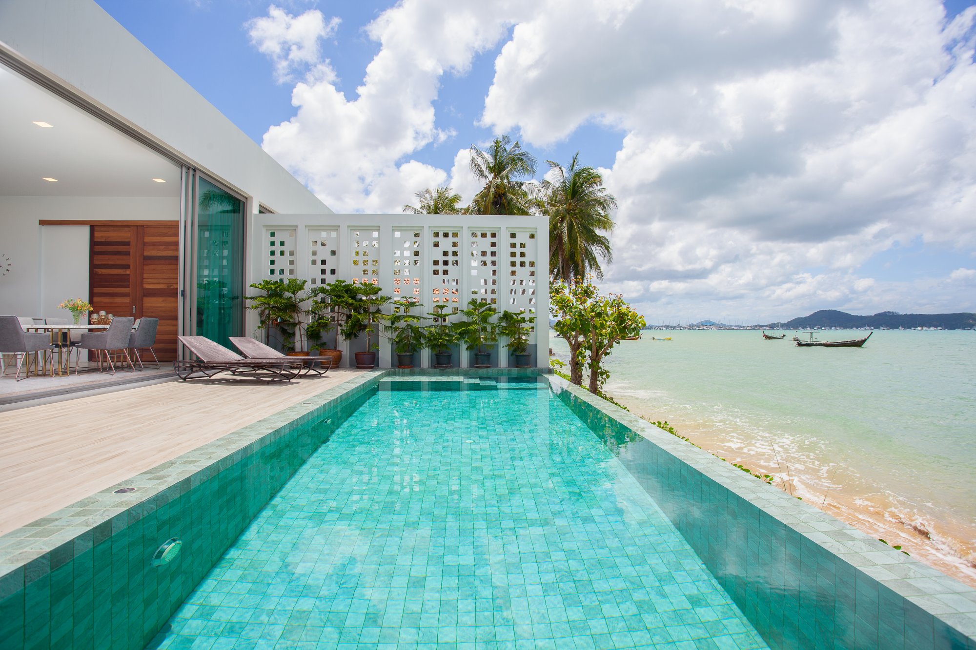 Spacious villa with pool in Rawai, 3 bedrooms