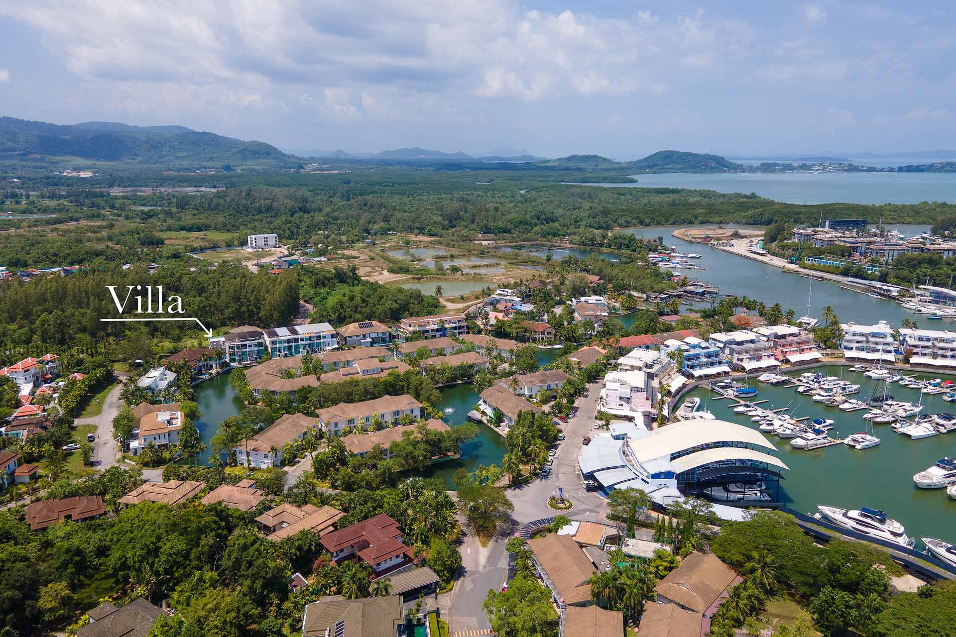 3-комнатный таунхаус с собственным причалом, центр Phuket Town