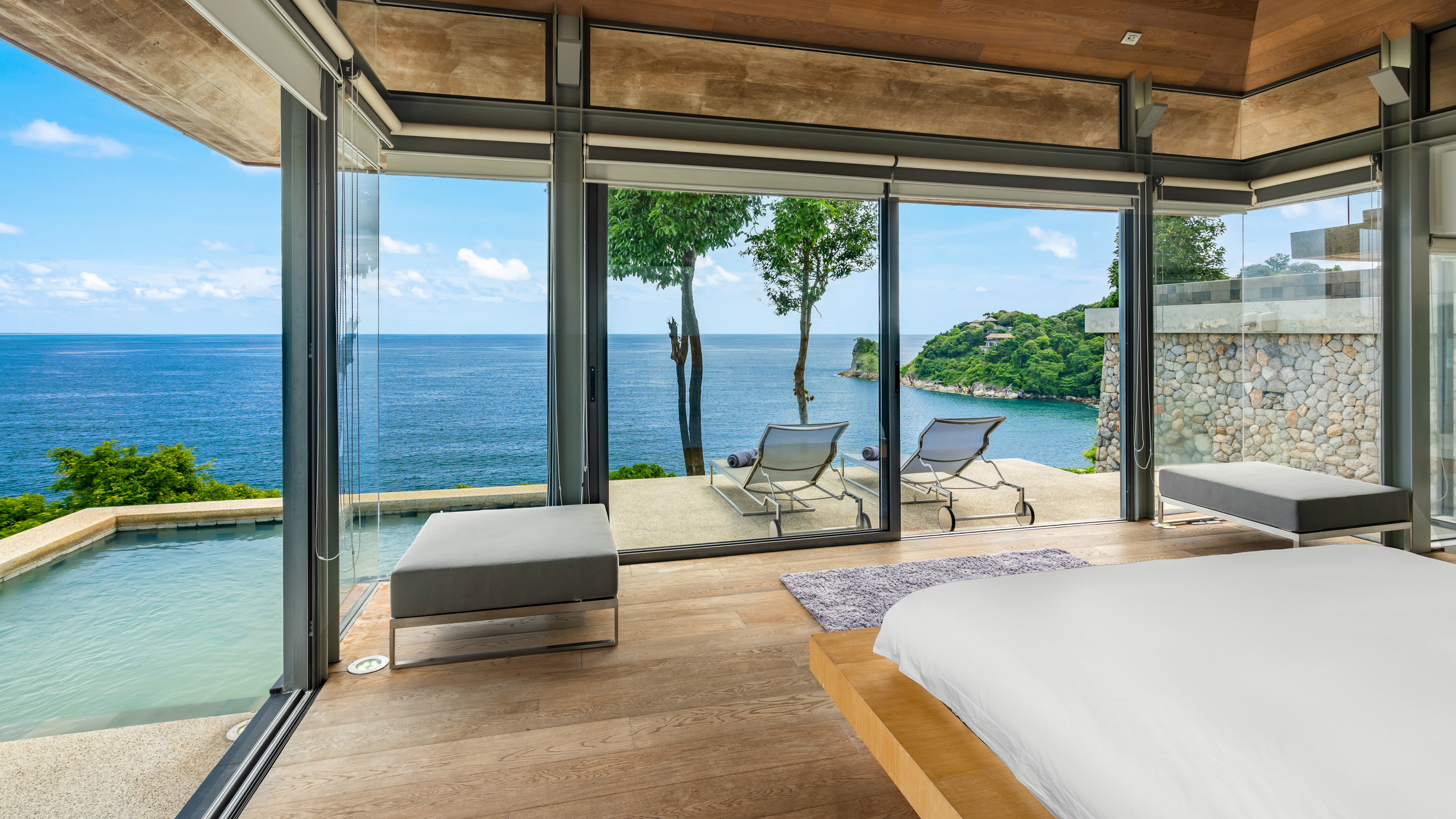 Spacious modern villa with designer renovation on the beachfront, 5 bedrooms, Kathu